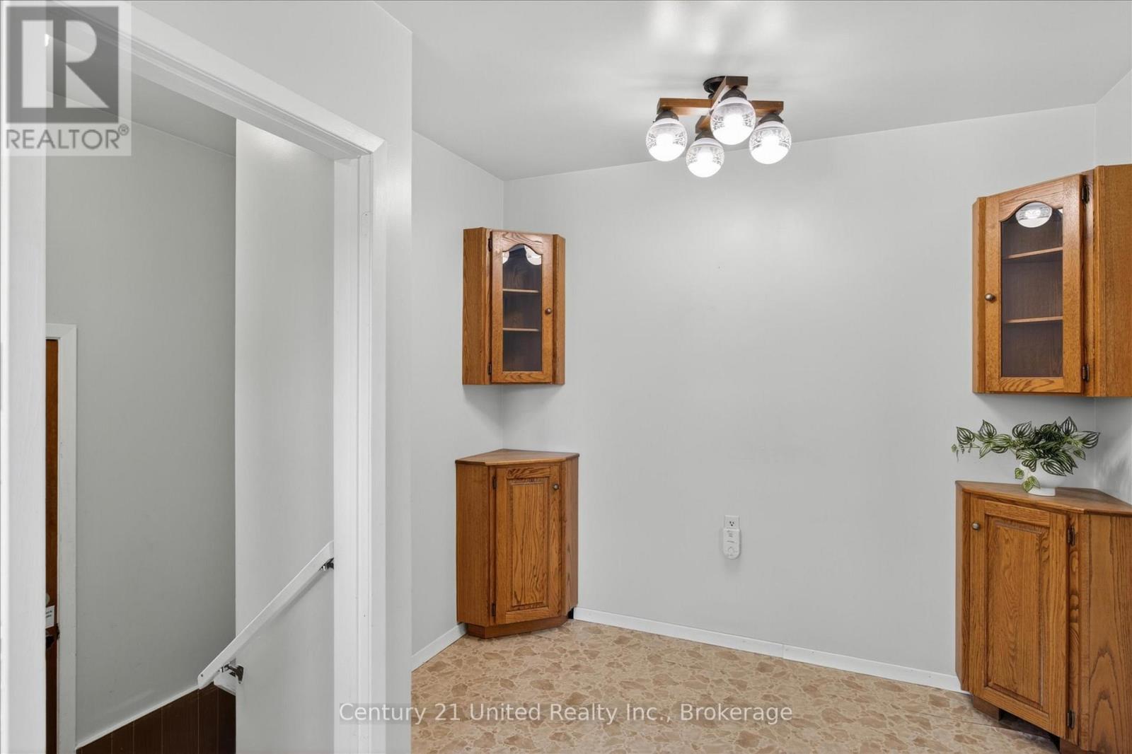 922 Wightman Avenue, Peterborough (Otonabee Ward 1), Ontario  K9J 5W7 - Photo 13 - X13242508