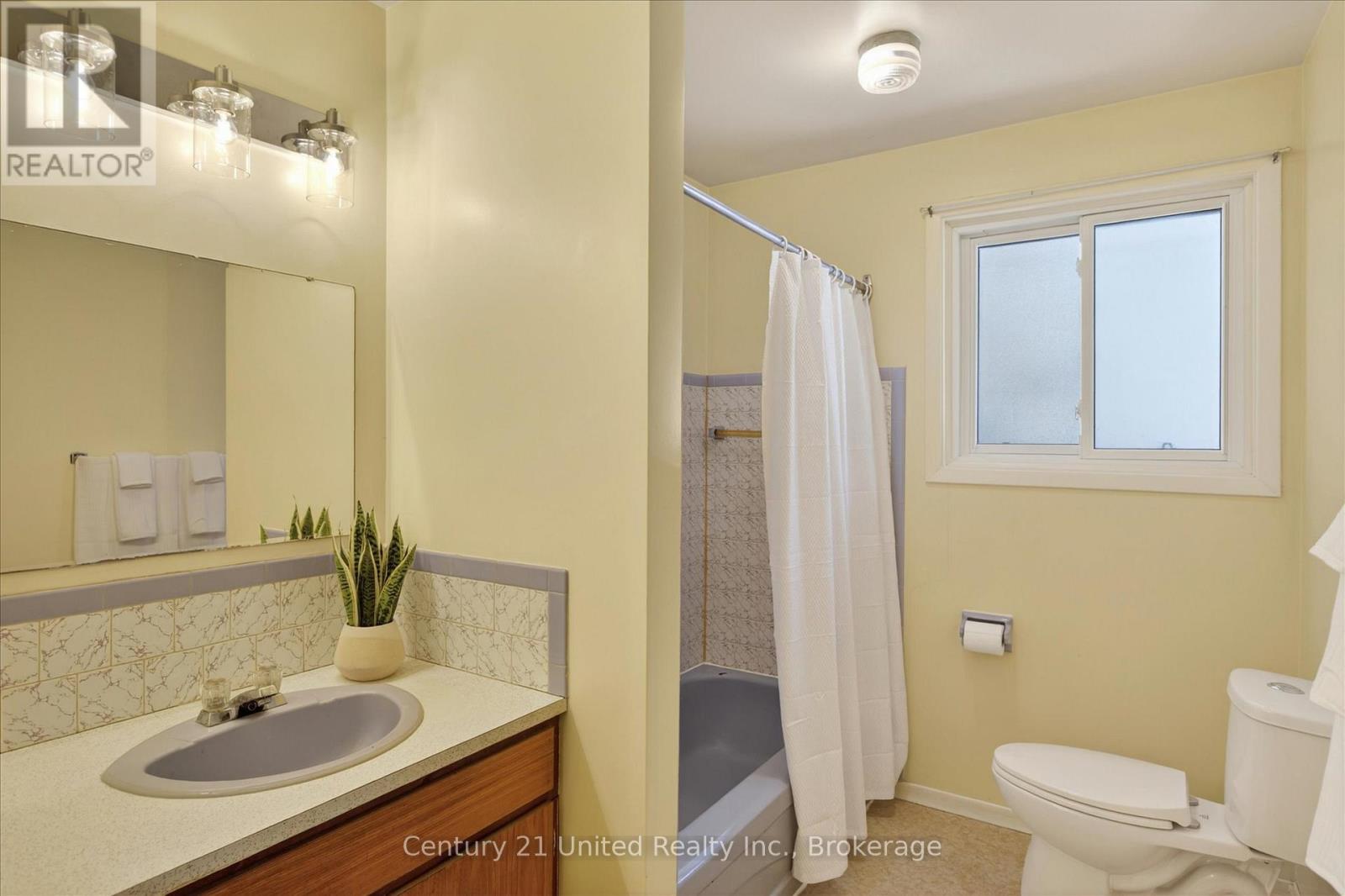 922 Wightman Avenue, Peterborough (Otonabee Ward 1), Ontario  K9J 5W7 - Photo 17 - X13242508