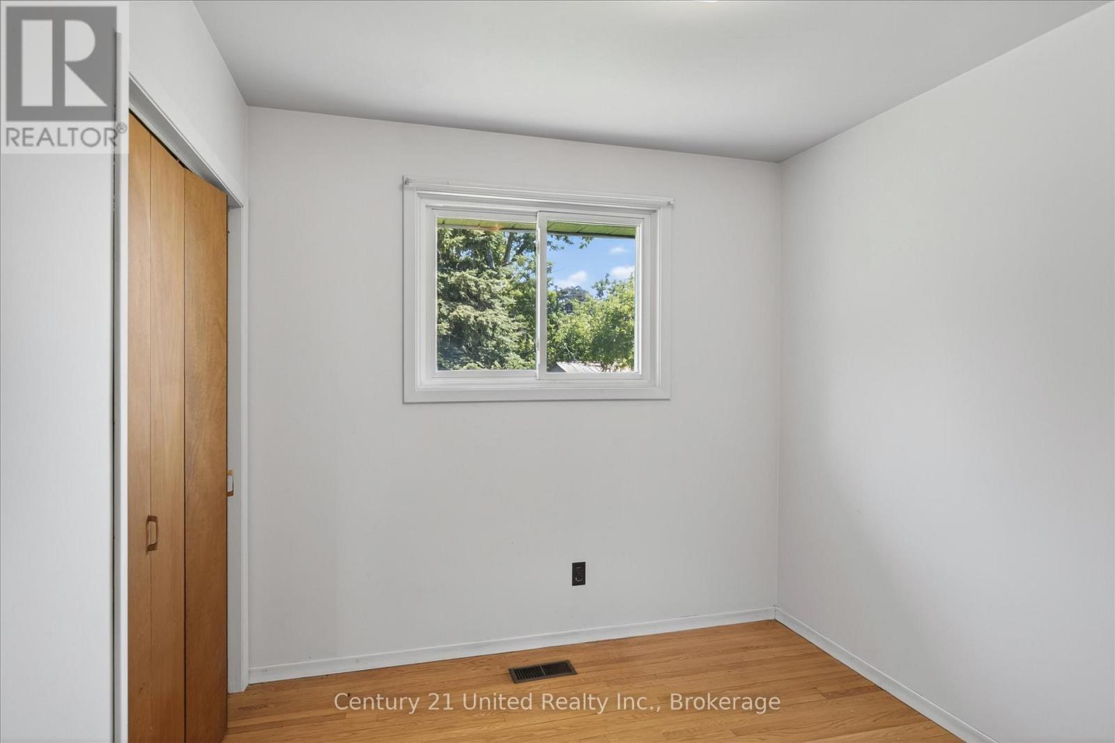 922 Wightman Avenue, Peterborough (Otonabee Ward 1), Ontario  K9J 5W7 - Photo 18 - X13242508