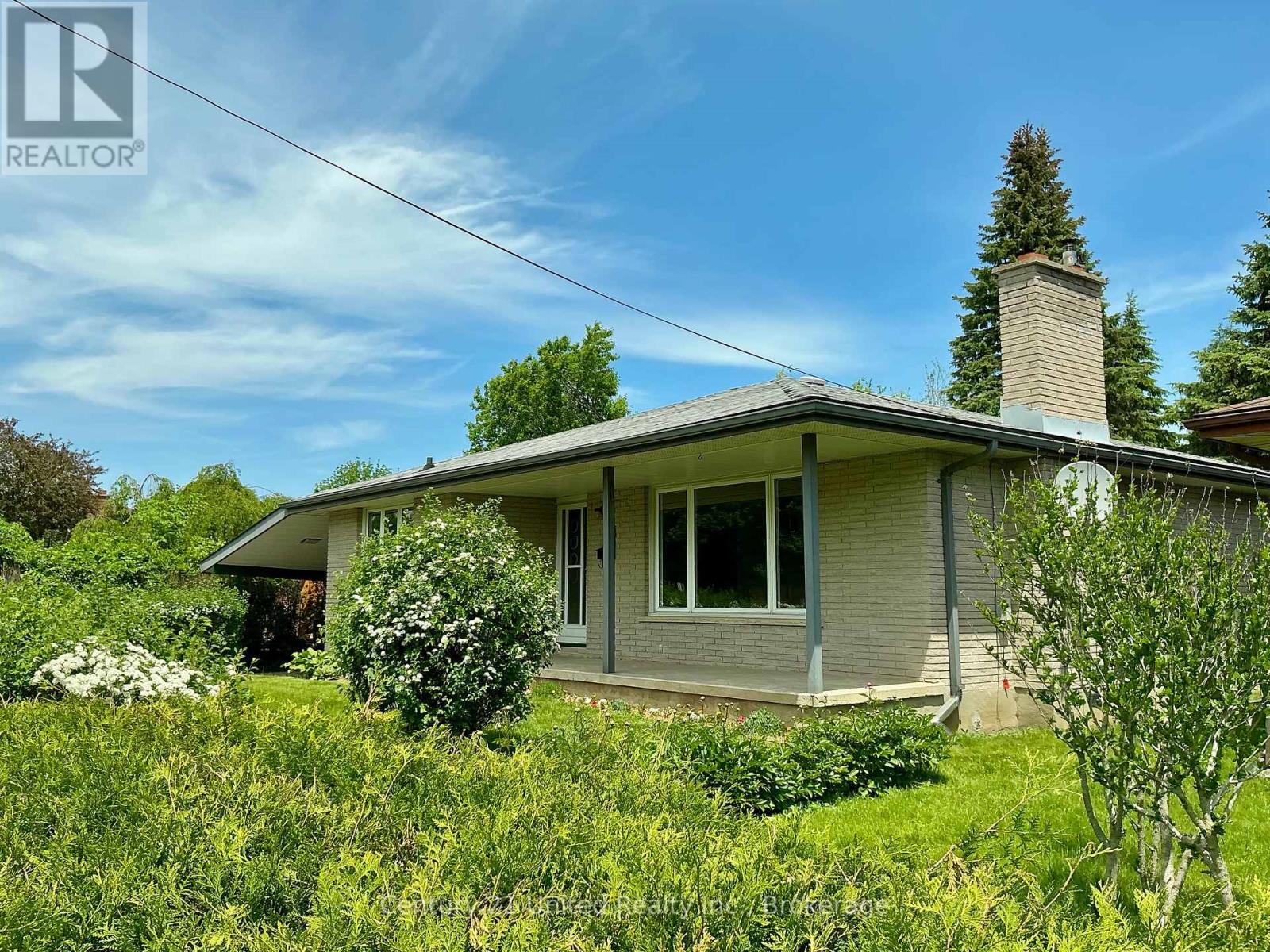 922 Wightman Avenue, Peterborough (Otonabee Ward 1), Ontario  K9J 5W7 - Photo 2 - X13242508