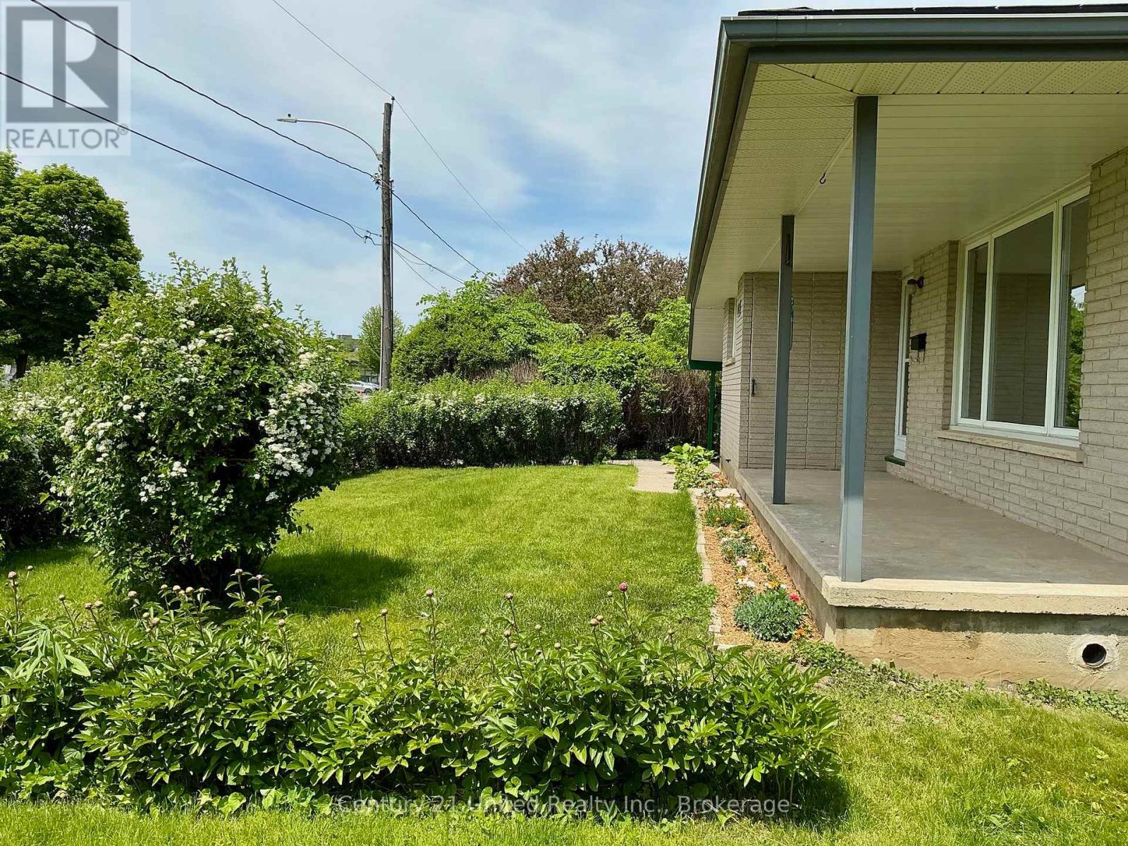 922 Wightman Avenue, Peterborough (Otonabee Ward 1), Ontario  K9J 5W7 - Photo 3 - X13242508