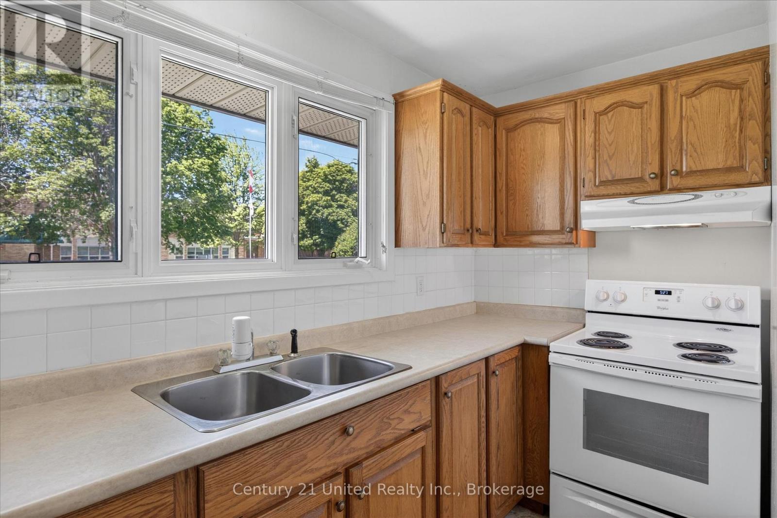 922 Wightman Avenue, Peterborough (Otonabee Ward 1), Ontario  K9J 5W7 - Photo 9 - X13242508