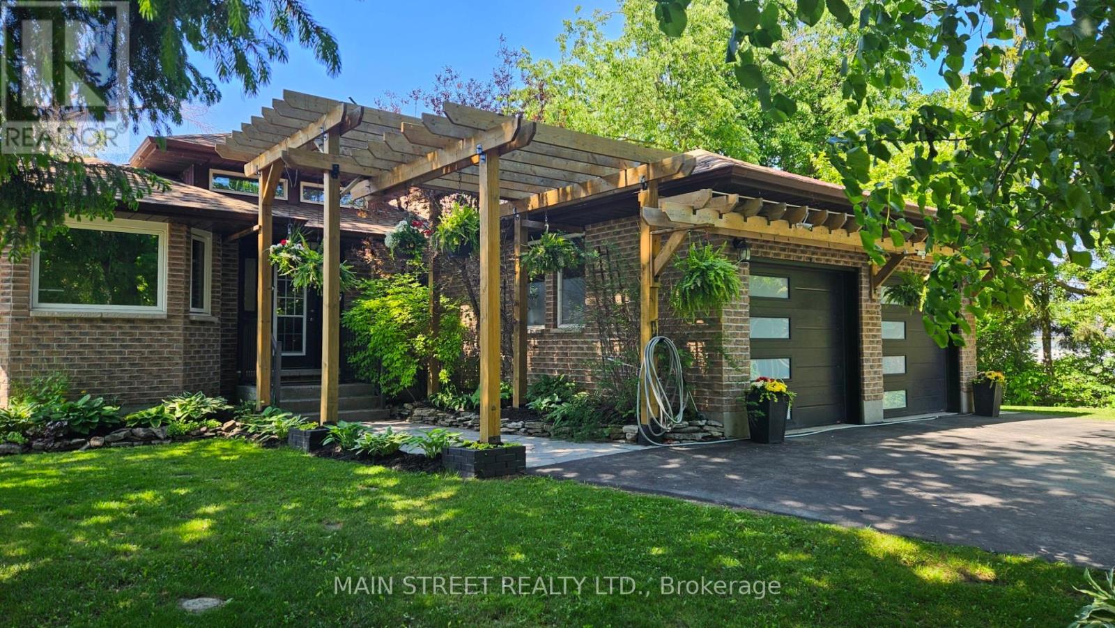 24 MAPLE GROVE ROAD, kawartha lakes (lindsay), Ontario
