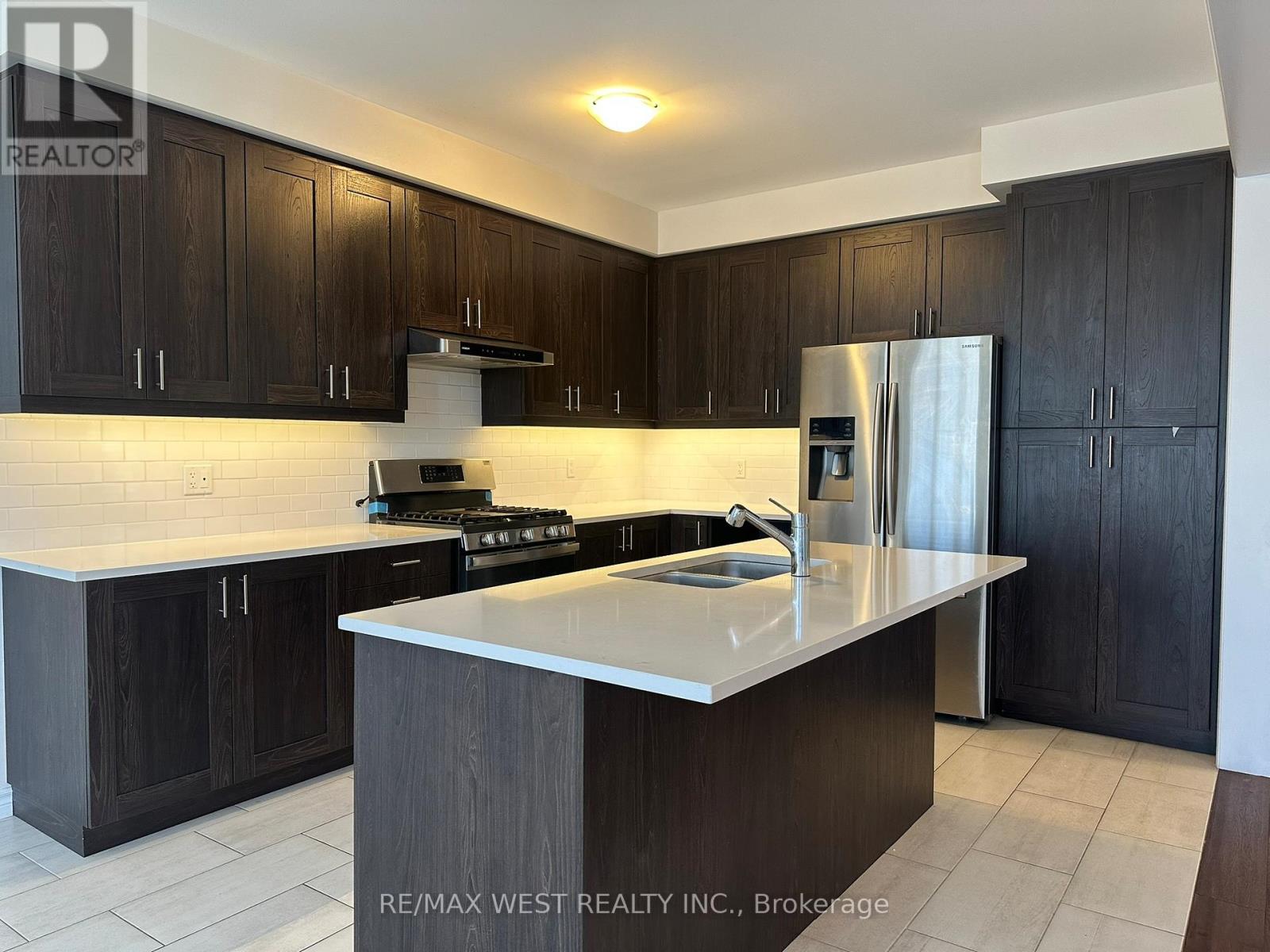 243 O Neil Street, Peterborough (Monaghan Ward 2), Ontario  K9K 0H8 - Photo 7 - X13246976