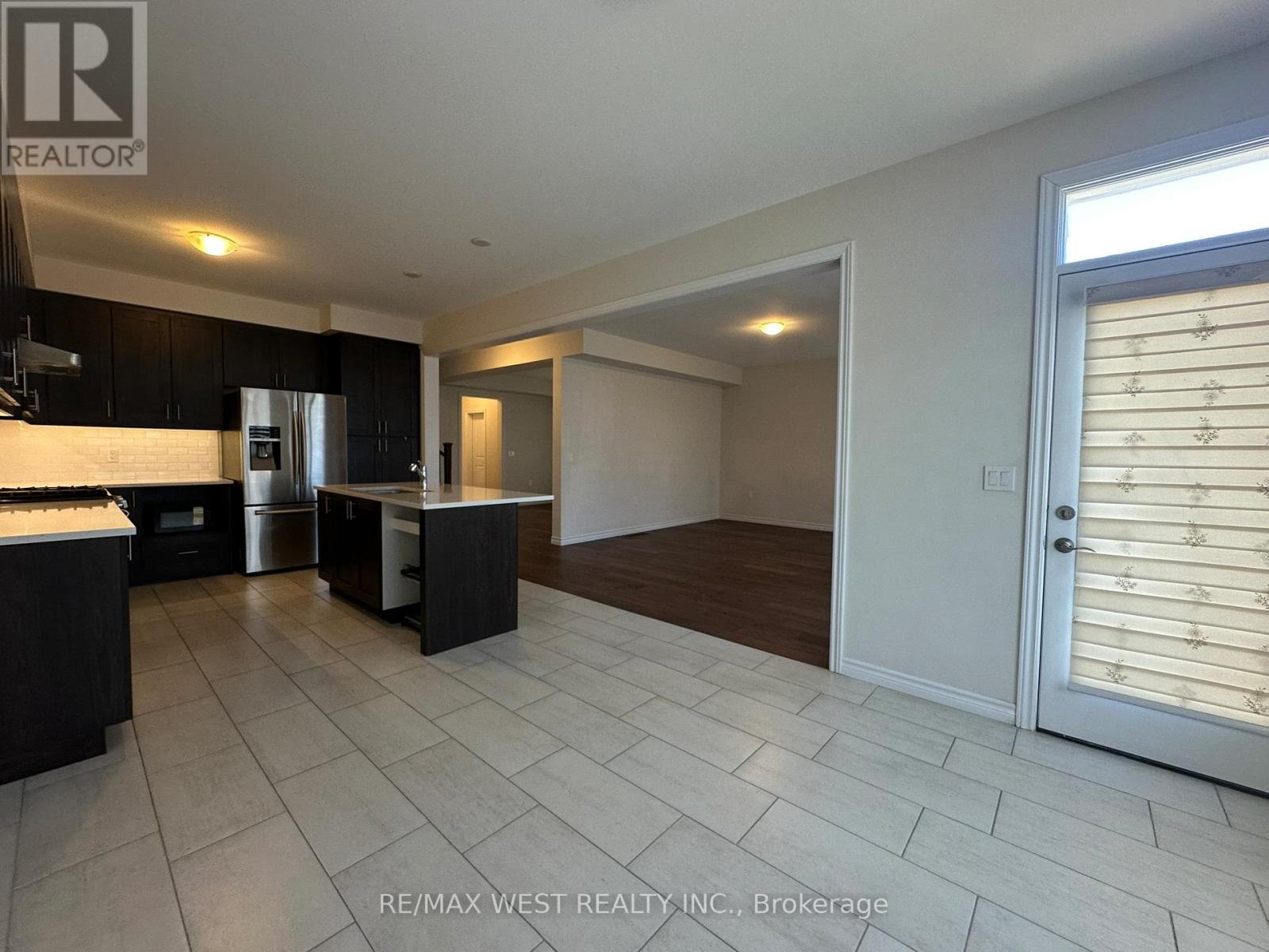 243 O Neil Street, Peterborough (Monaghan Ward 2), Ontario  K9K 0H8 - Photo 8 - X13246976