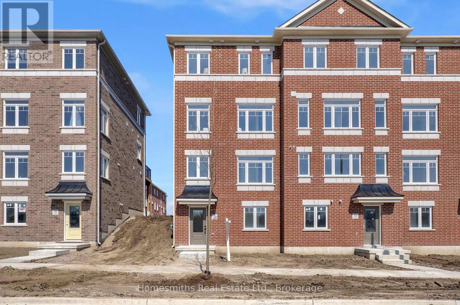 39 Addyman Crescent, Clarington (Newcastle), Ontario  L1B 0X1 - Photo 2 - E13247326