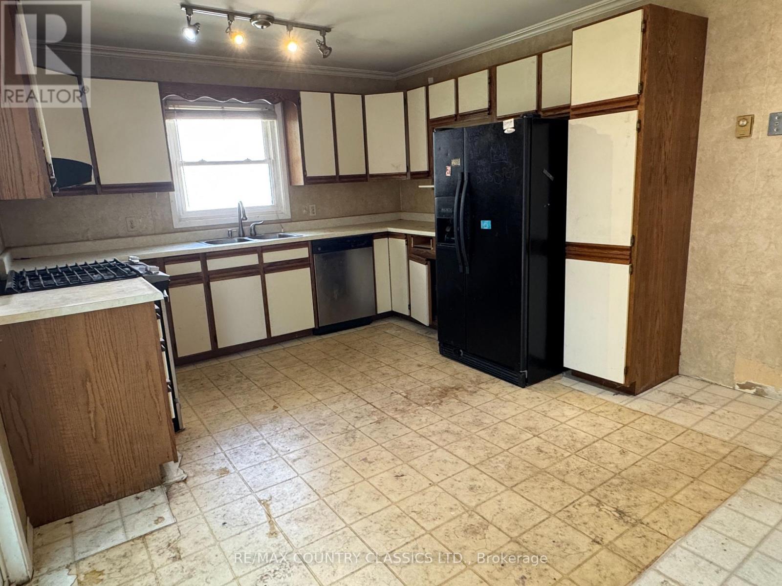 16 Maple Street, Bancroft (Bancroft Ward), Ontario  K0L 1C0 - Photo 5 - X13249184