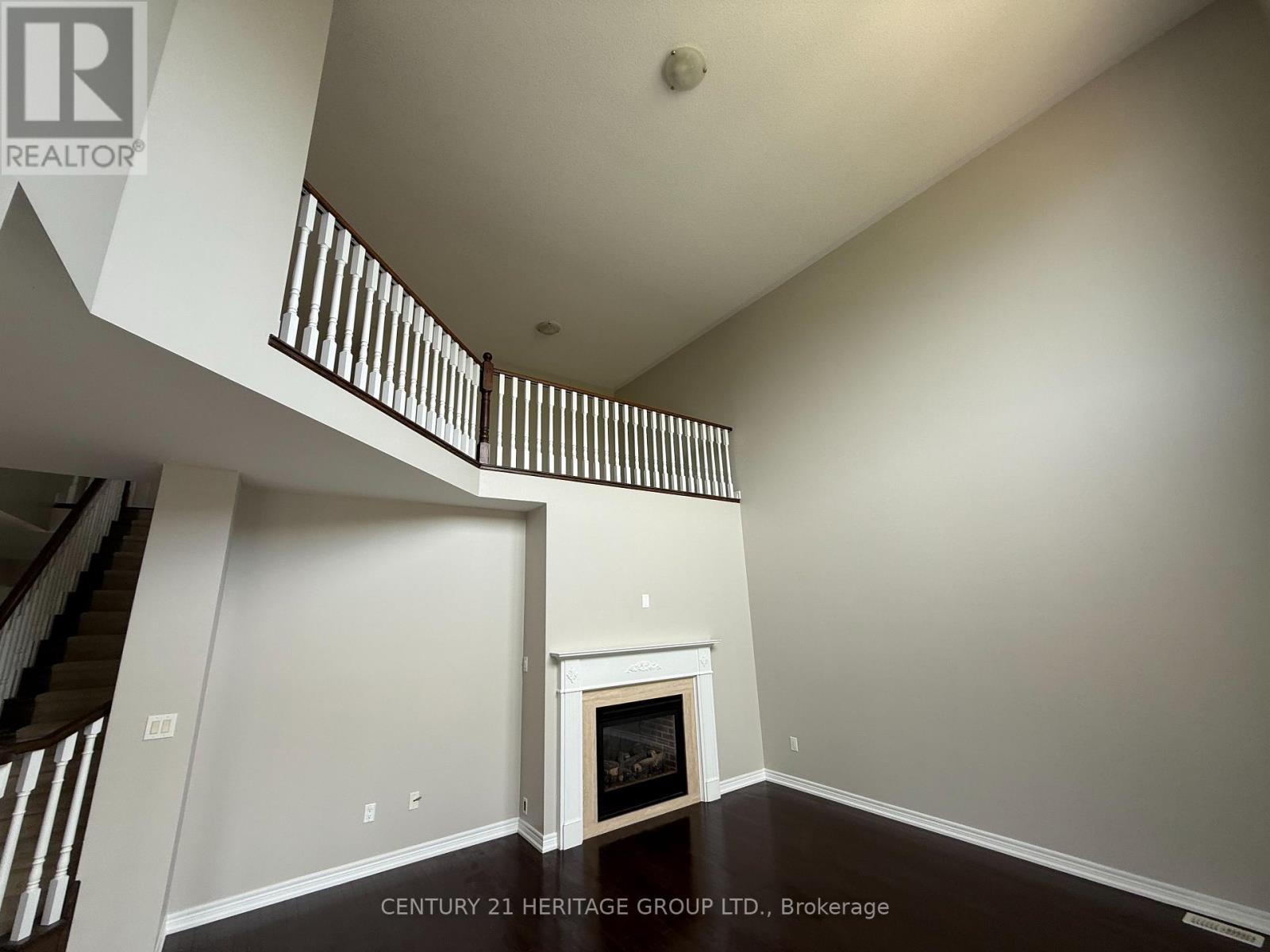 320 Shipway Avenue, Clarington (Newcastle), Ontario  L1B 0C1 - Photo 3 - E13248886