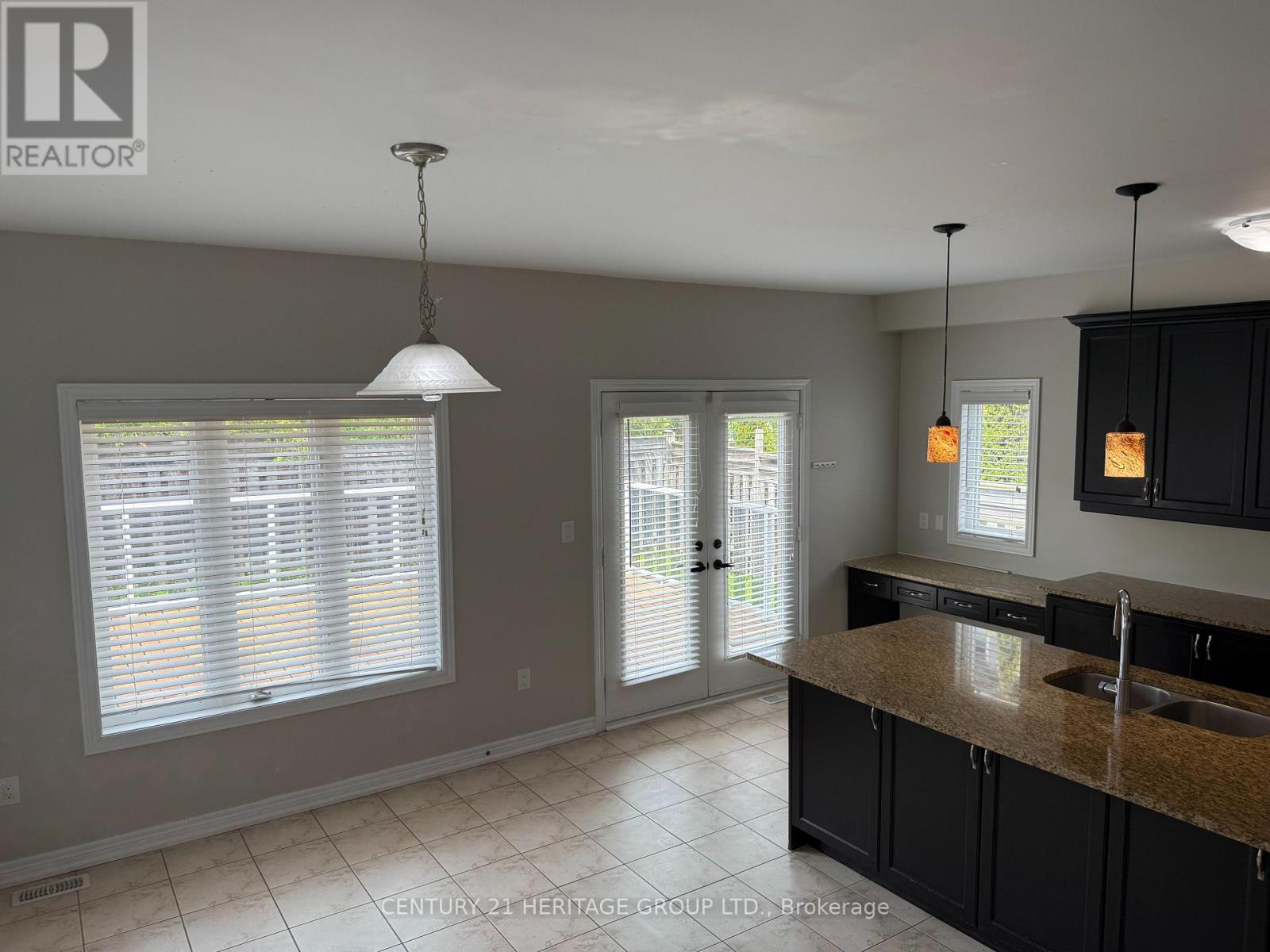 320 Shipway Avenue, Clarington (Newcastle), Ontario  L1B 0C1 - Photo 6 - E13248886
