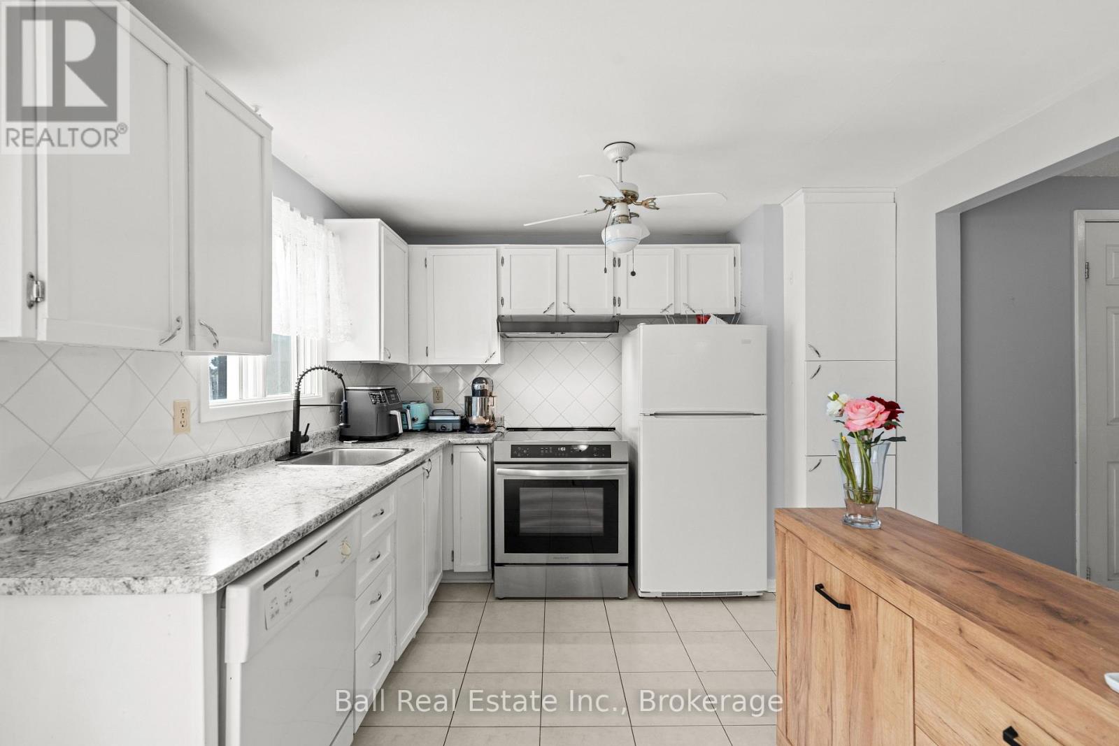 2048 Walker Avenue, Peterborough (Ashburnham Ward 4), Ontario  K9L 1S1 - Photo 10 - X13250156