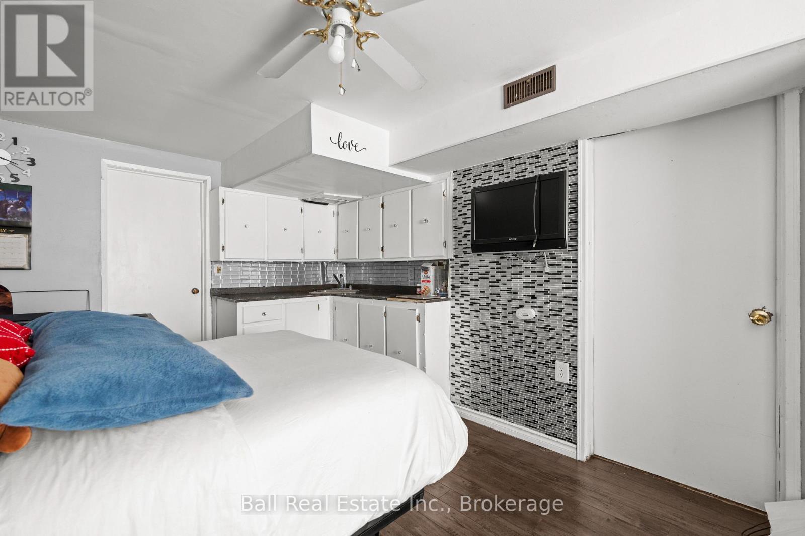 2048 Walker Avenue, Peterborough (Ashburnham Ward 4), Ontario  K9L 1S1 - Photo 33 - X13250156