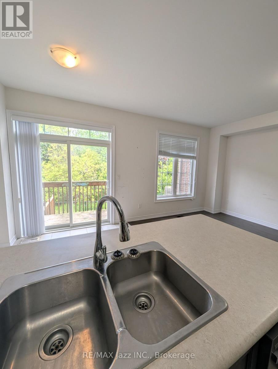 41 Aldridge Lane, Clarington (Newcastle), Ontario  L1B 0V6 - Photo 11 - E13258026