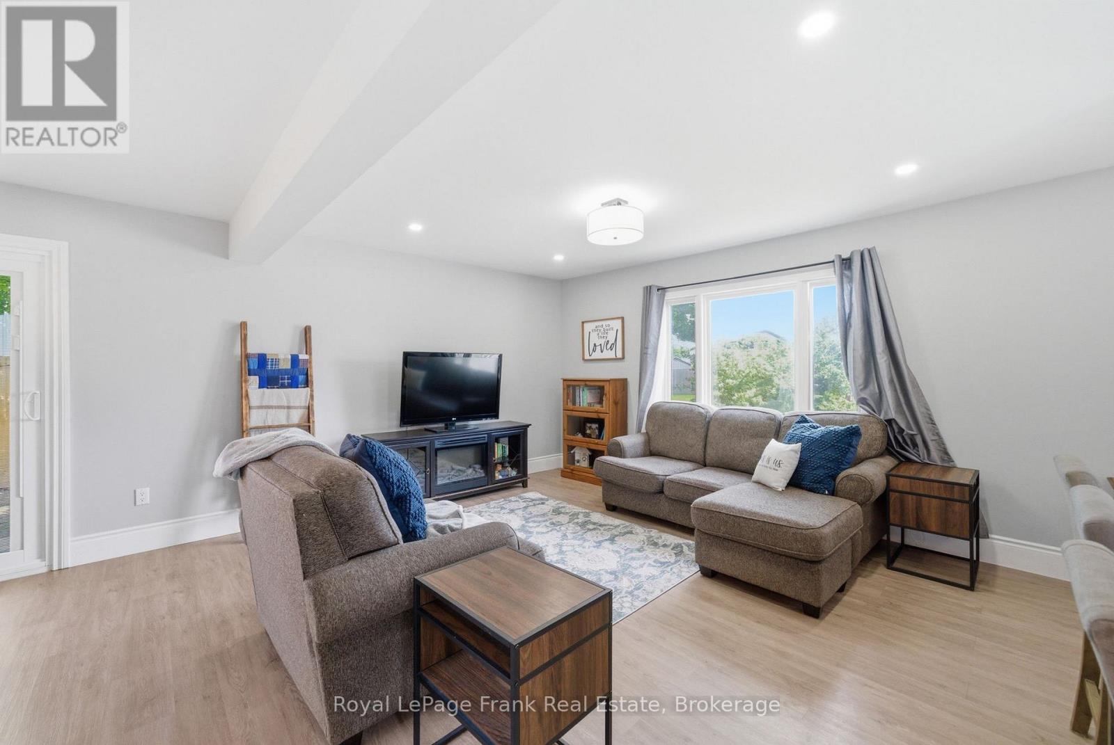 46 Durham Street E, Kawartha Lakes (Lindsay), Ontario  K9V 1X1 - Photo 11 - X13260088