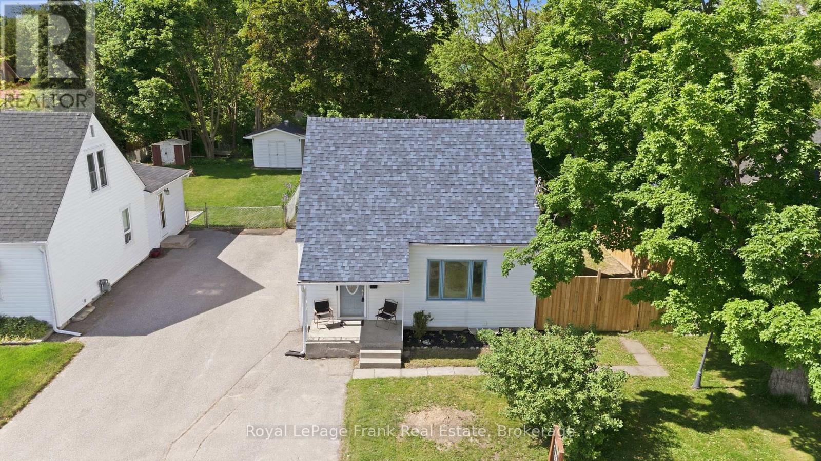 46 Durham Street E, Kawartha Lakes (Lindsay), Ontario  K9V 1X1 - Photo 3 - X13260088