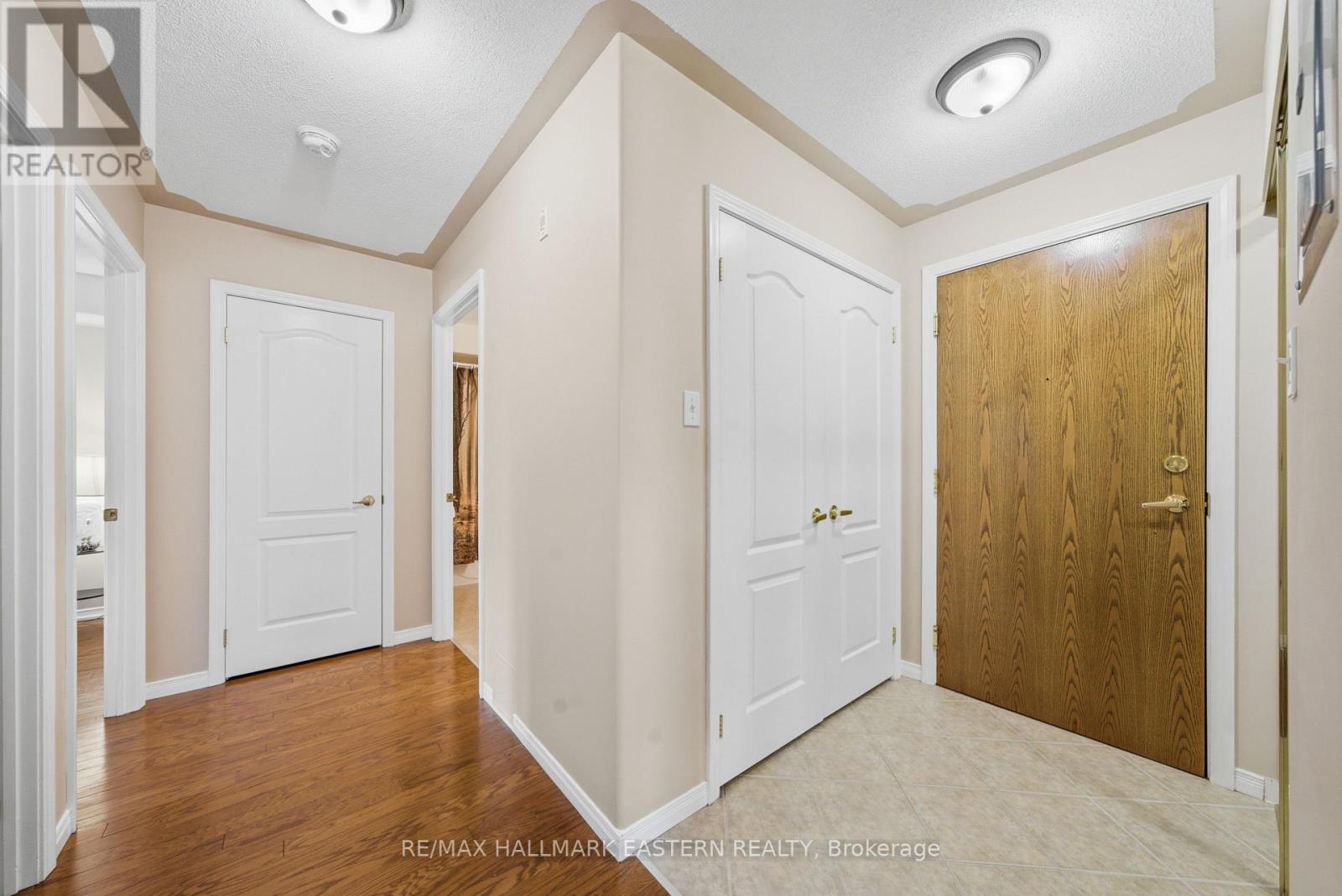 101 - 300 Spillsbury Drive, Peterborough (Otonabee Ward 1), Ontario  K9K 0B4 - Photo 4 - X13411810