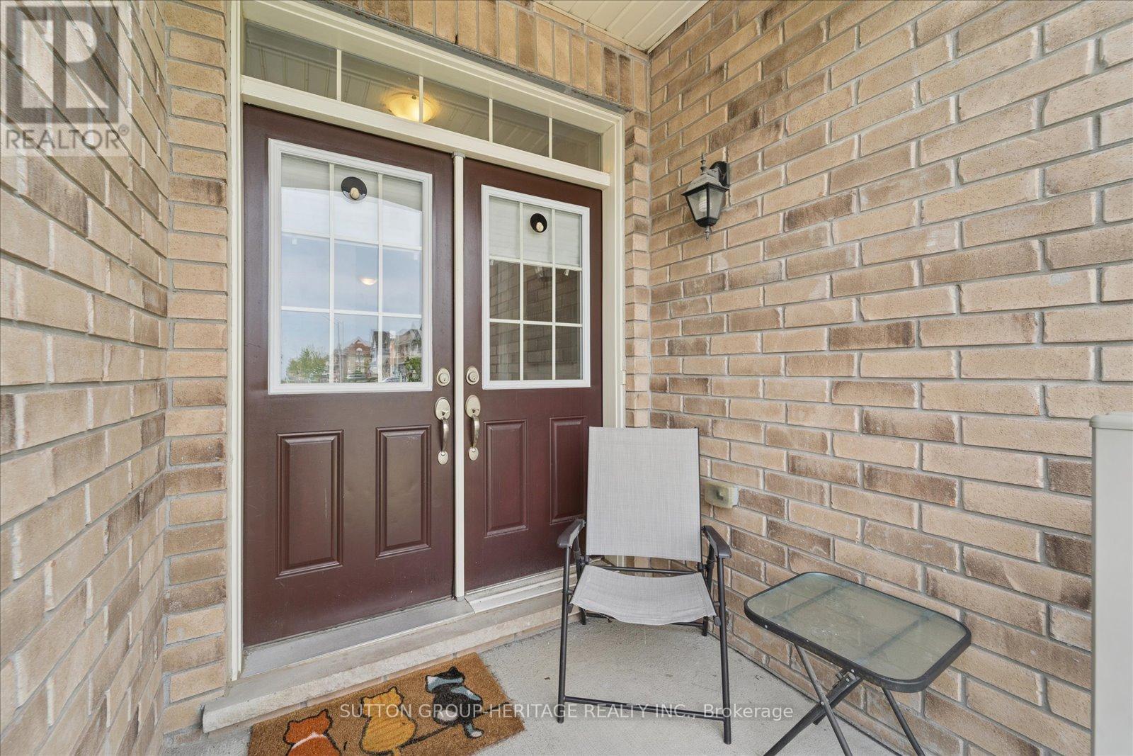 64 Pedwell Street, Clarington (Newcastle), Ontario  L1B 0E1 - Photo 3 - E13412654