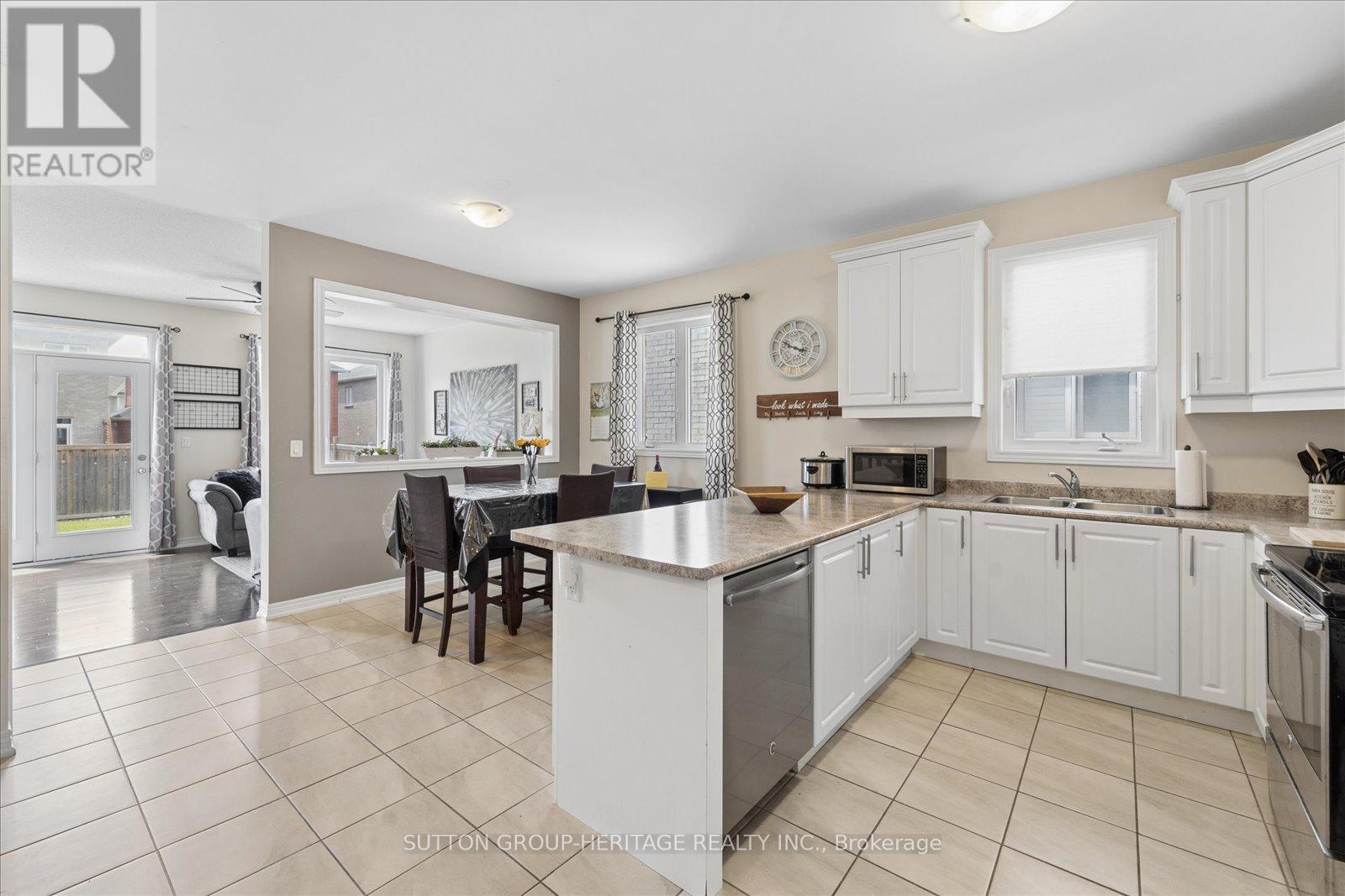 64 Pedwell Street, Clarington (Newcastle), Ontario  L1B 0E1 - Photo 7 - E13412654