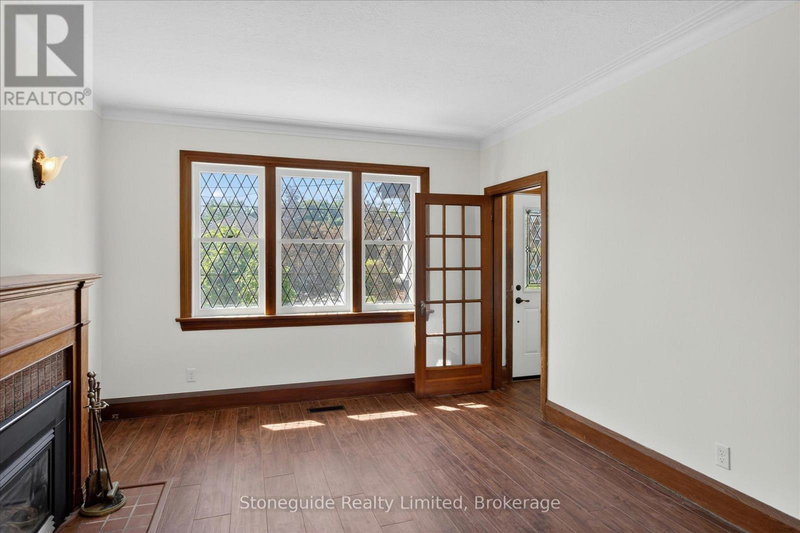 534 Douglas Avenue, Peterborough (Town Ward 3), Ontario  K9J 4L1 - Photo 10 - X13412998