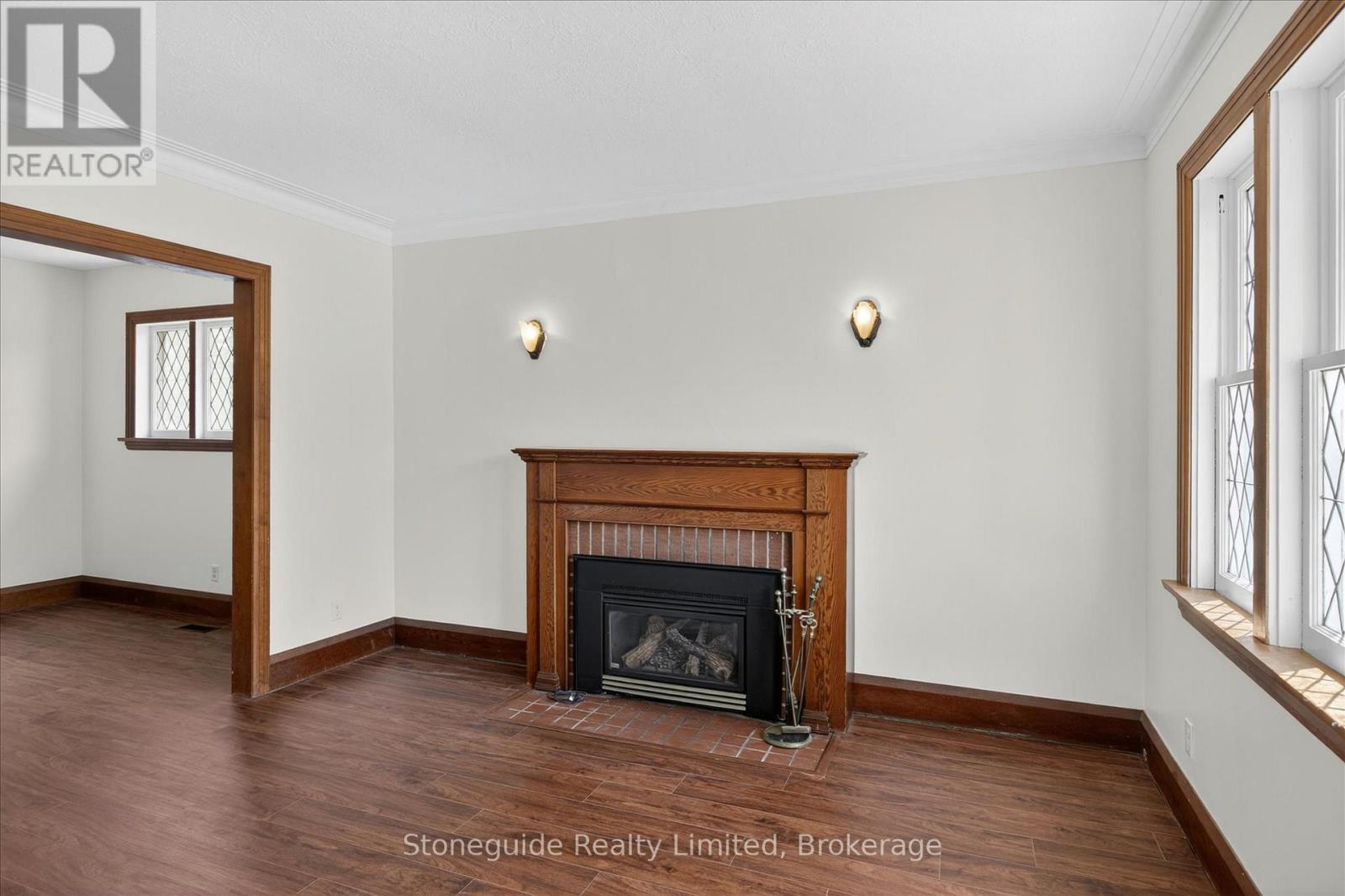 534 Douglas Avenue, Peterborough (Town Ward 3), Ontario  K9J 4L1 - Photo 11 - X13412998