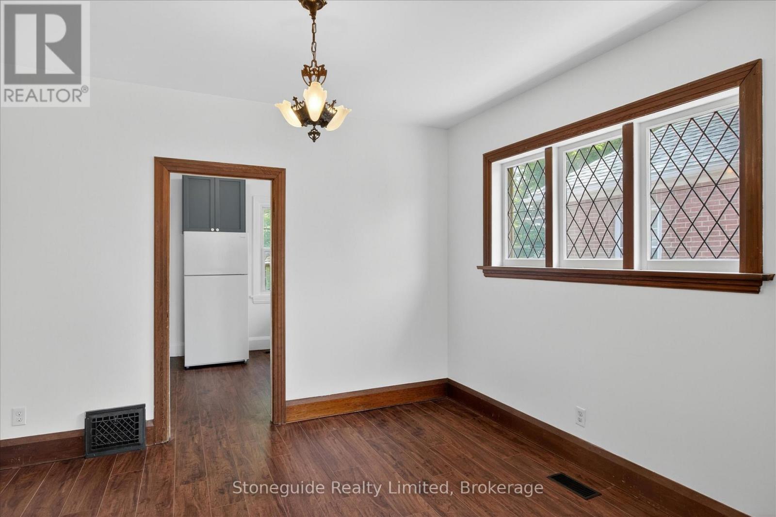 534 Douglas Avenue, Peterborough (Town Ward 3), Ontario  K9J 4L1 - Photo 13 - X13412998