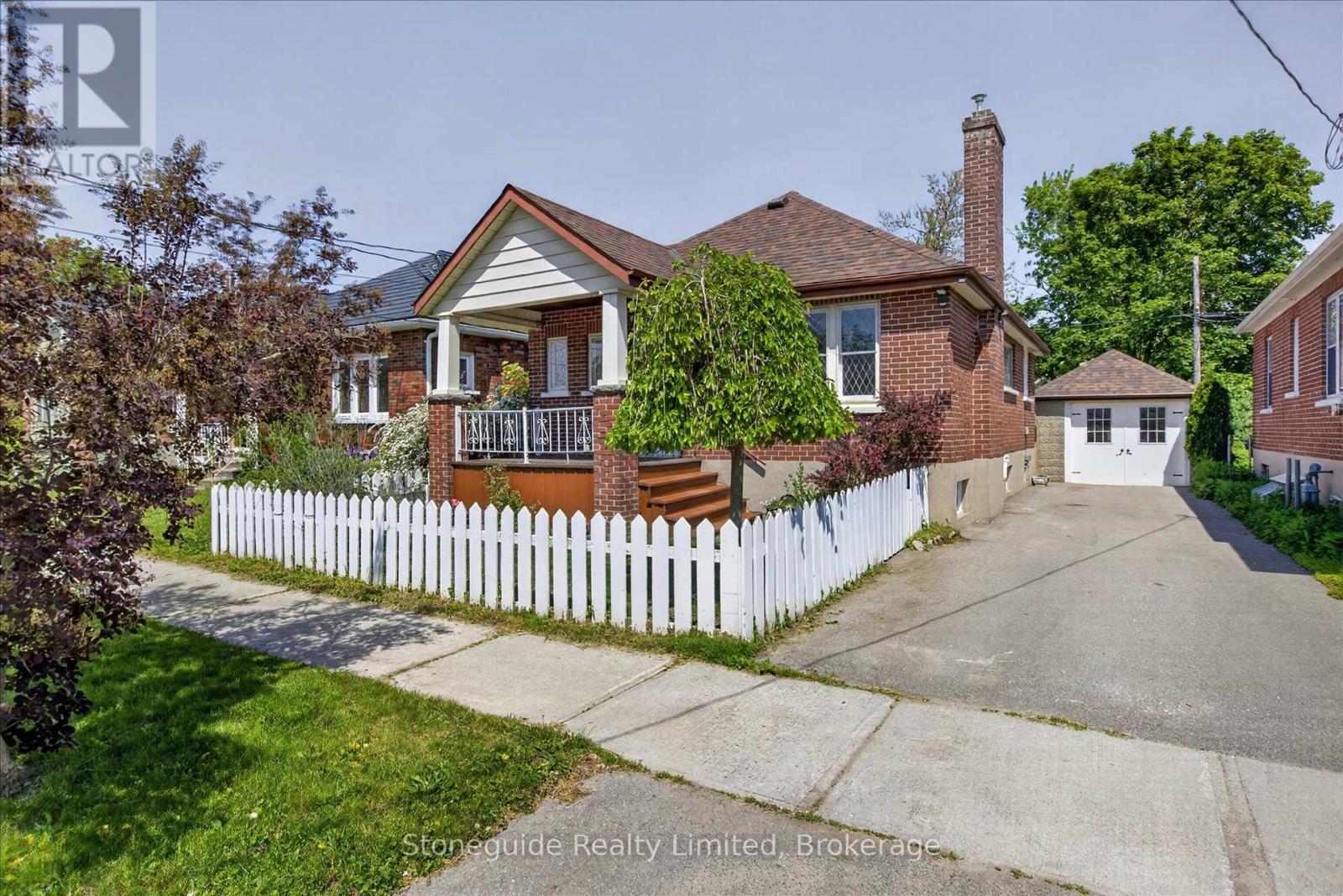 534 Douglas Avenue, Peterborough (Town Ward 3), Ontario  K9J 4L1 - Photo 3 - X13412998