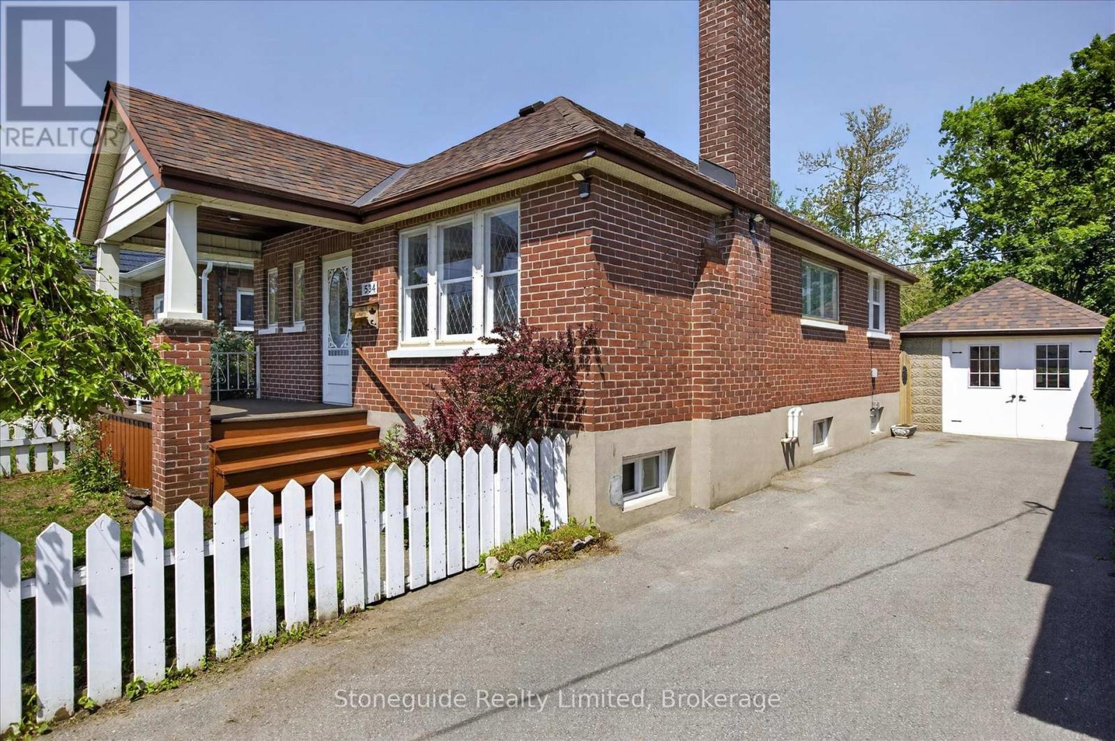 534 Douglas Avenue, Peterborough (Town Ward 3), Ontario  K9J 4L1 - Photo 5 - X13412998