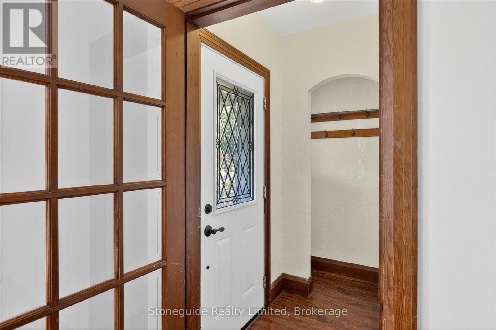 534 Douglas Avenue, Peterborough (Town Ward 3), Ontario  K9J 4L1 - Photo 8 - X13412998