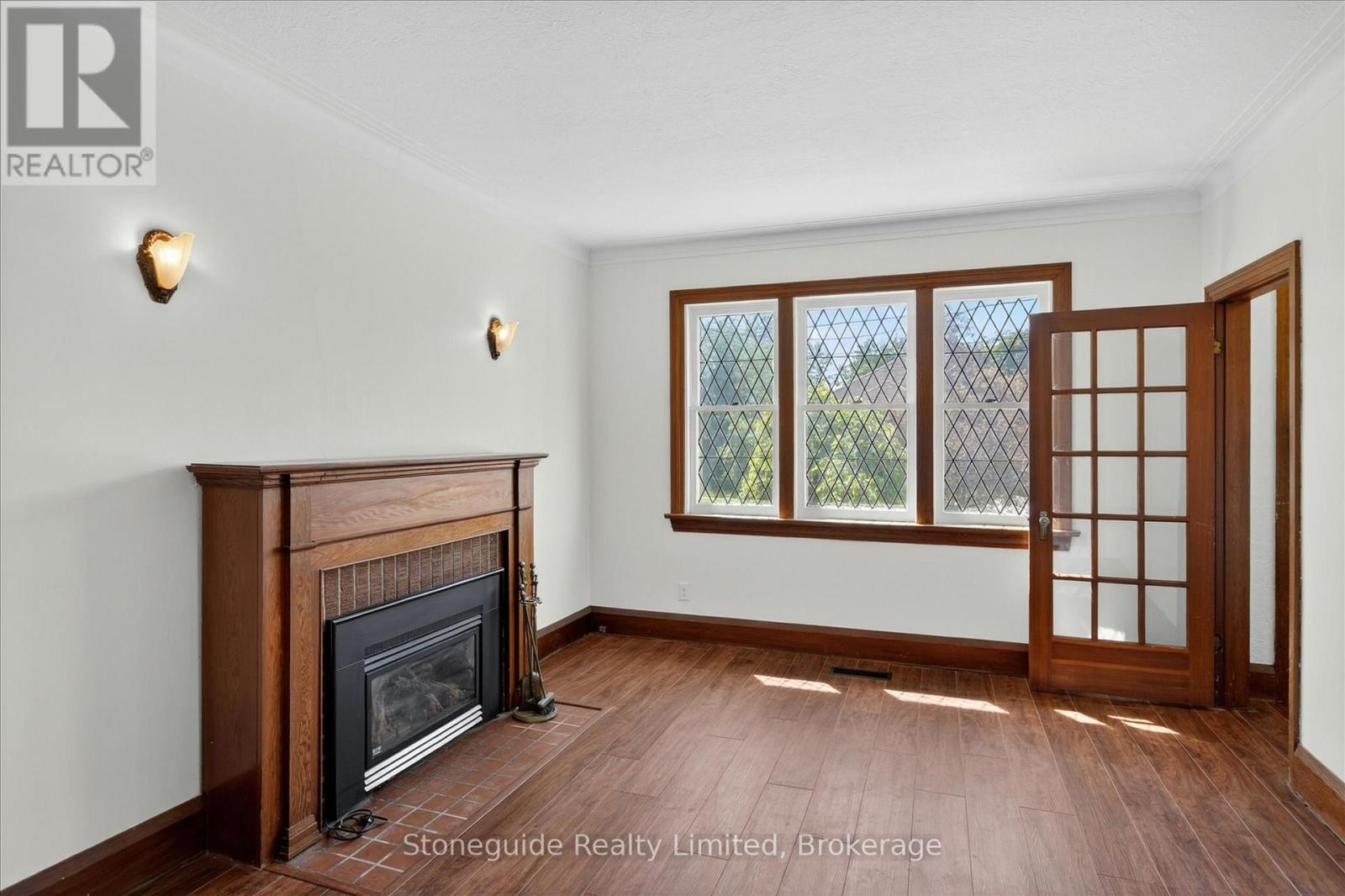 534 Douglas Avenue, Peterborough (Town Ward 3), Ontario  K9J 4L1 - Photo 9 - X13412998