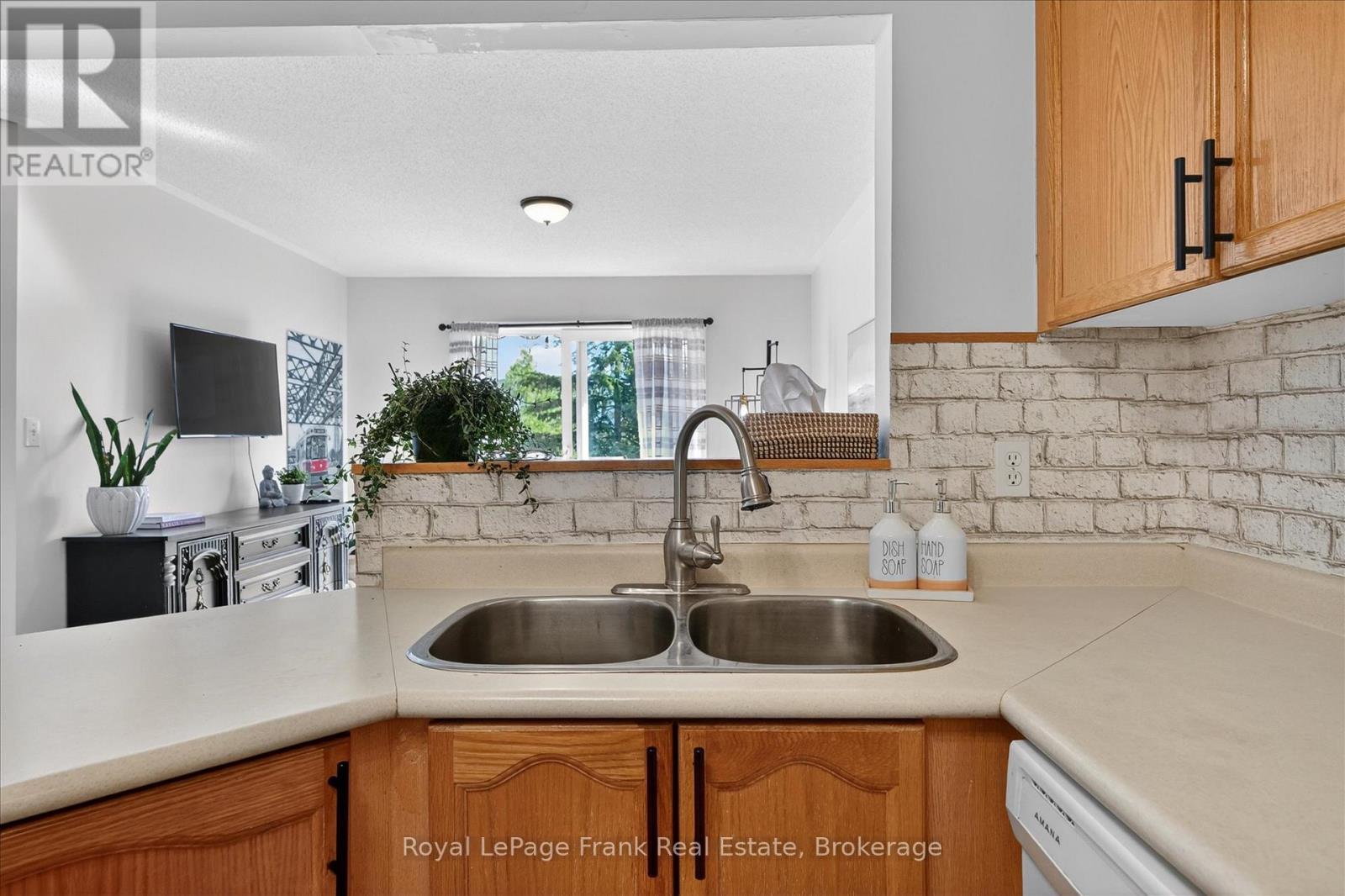 2436 Woodglade Boulevard, Peterborough (Monaghan Ward 2), Ontario  K9K 2K9 - Photo 6 - X13413298