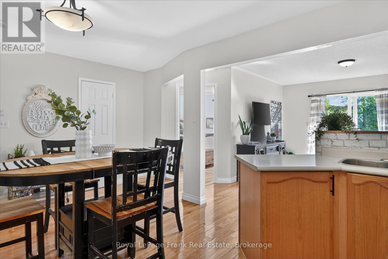 2436 Woodglade Boulevard, Peterborough (Monaghan Ward 2), Ontario  K9K 2K9 - Photo 7 - X13413298