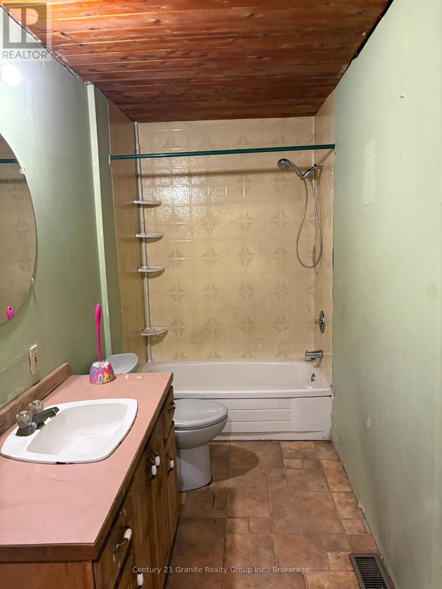 577 Lakeview Road, Bancroft (Dungannon Ward), Ontario  K0L 1C0 - Photo 11 - X13414778