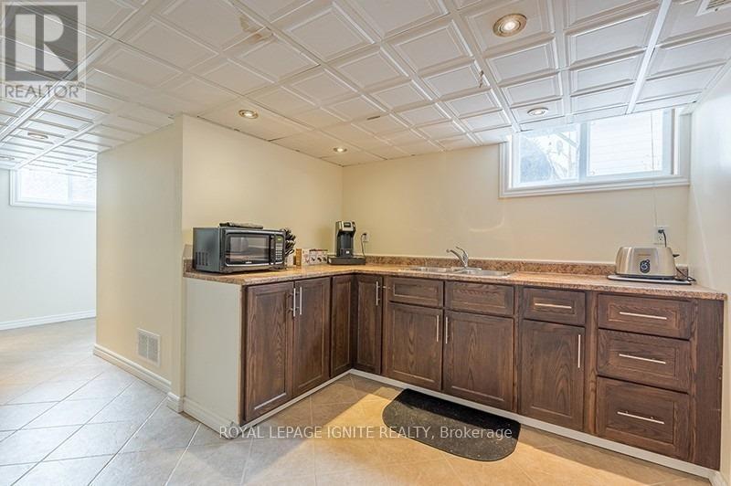 947 Southlawn Drive, Peterborough (Ashburnham Ward 4), Ontario  K9J 1E9 - Photo 15 - X13416114