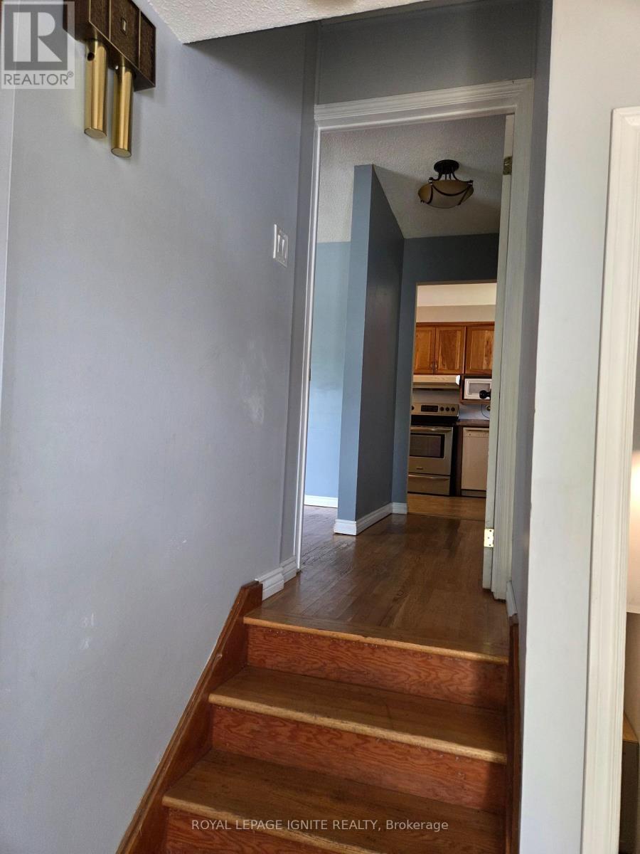 947 Southlawn Drive, Peterborough (Ashburnham Ward 4), Ontario  K9J 1E9 - Photo 4 - X13416114