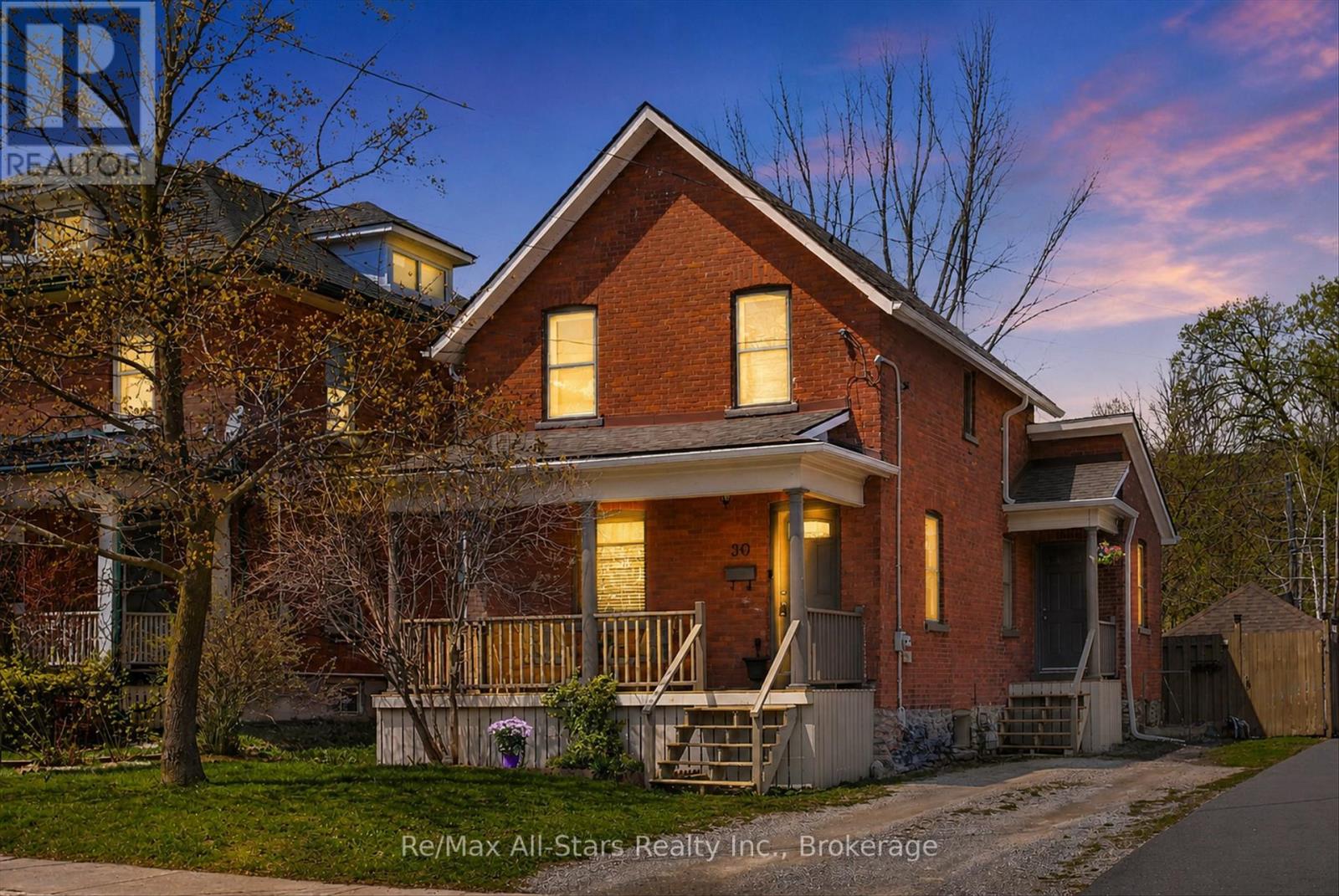 90 Glenelg Street W, Kawartha Lakes (Lindsay), Ontario  K9V 2V9 - Photo 2 - X13416974