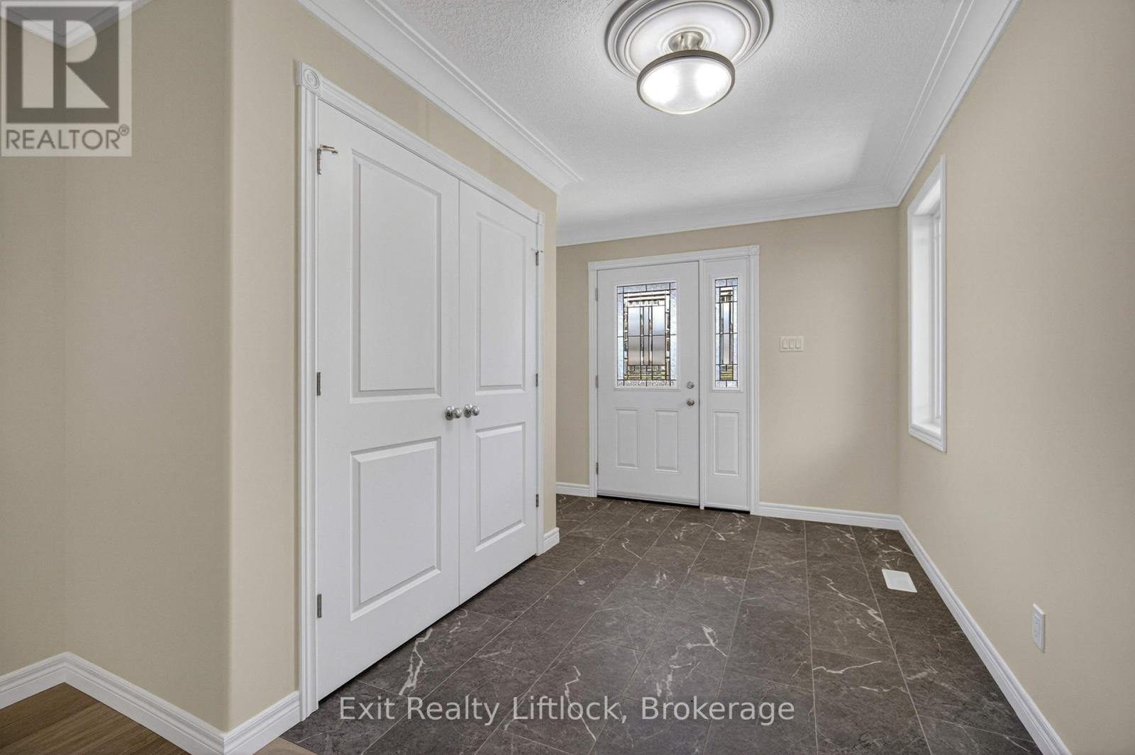 242 O'neil Street, Peterborough (Monaghan Ward 2), Ontario  K9K 0H5 - Photo 3 - X13419168