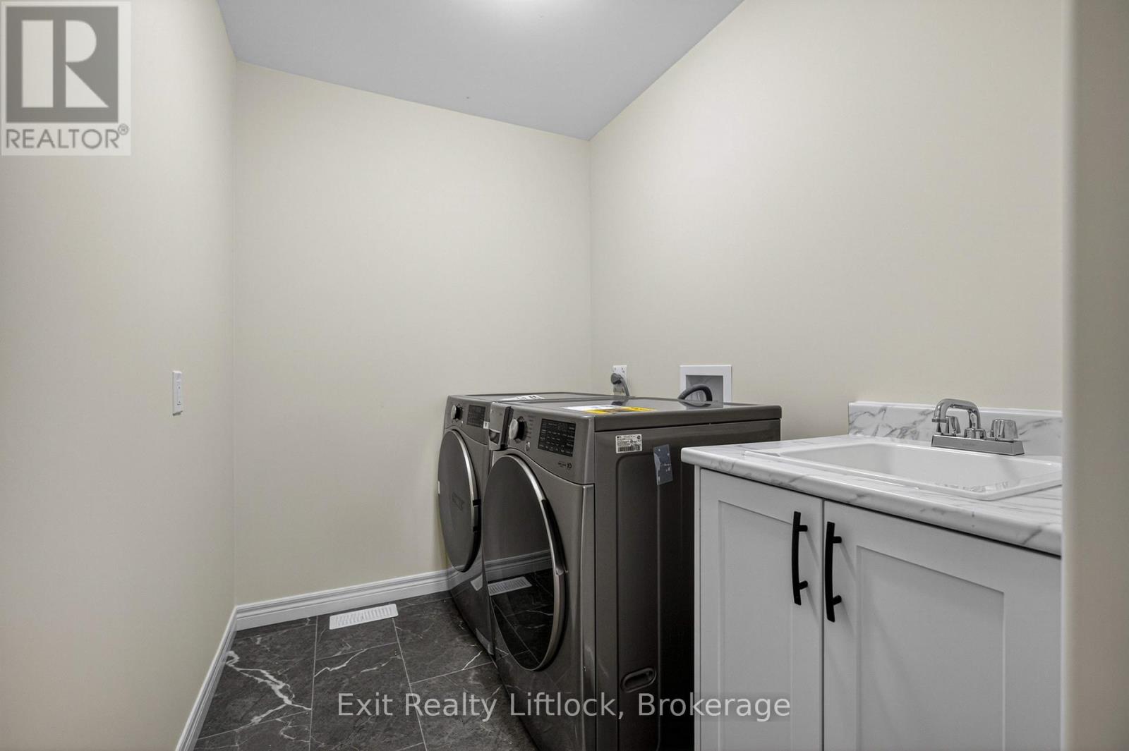 242 O'neil Street, Peterborough (Monaghan Ward 2), Ontario  K9K 0H5 - Photo 31 - X13419168