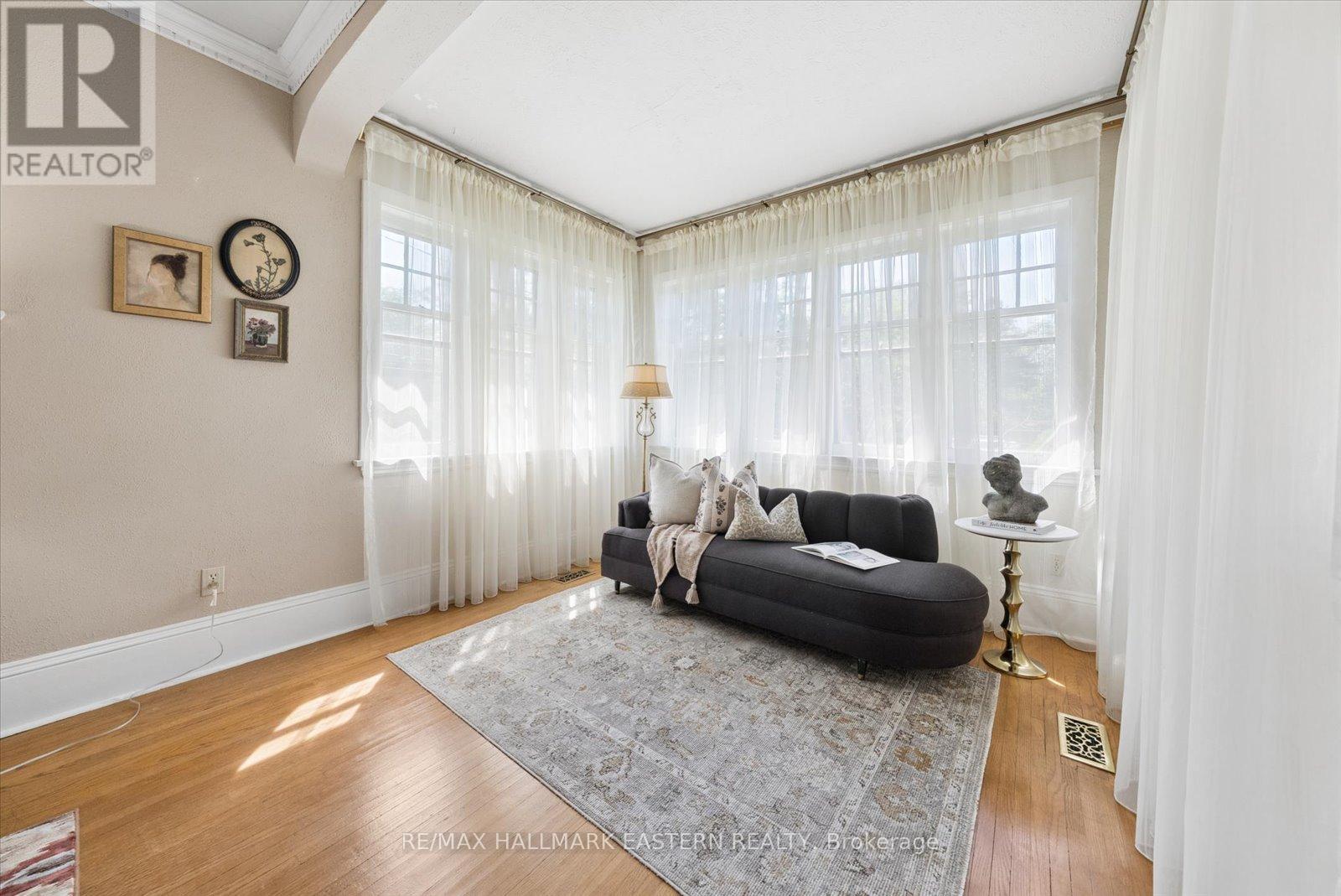 474 Gilmour Street, Peterborough (Town Ward 3), Ontario  K9H 2J9 - Photo 8 - X13419280