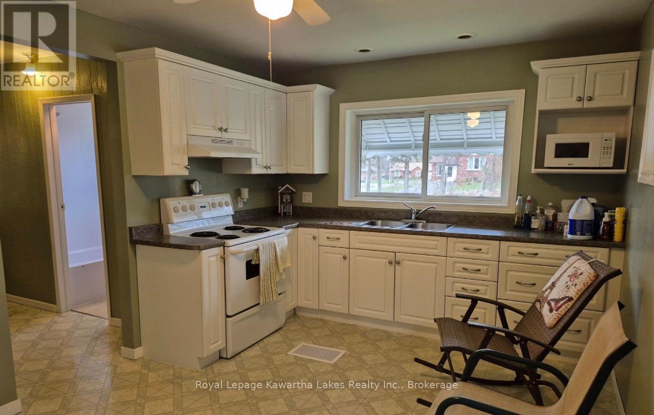 55 Parkside Drive, Kawartha Lakes (Lindsay), Ontario  K9V 5Y1 - Photo 13 - X13419888