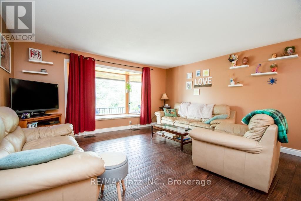 270 Clifford Road, Douro-Dummer, Ontario  K0L 3A0 - Photo 4 - X13420936
