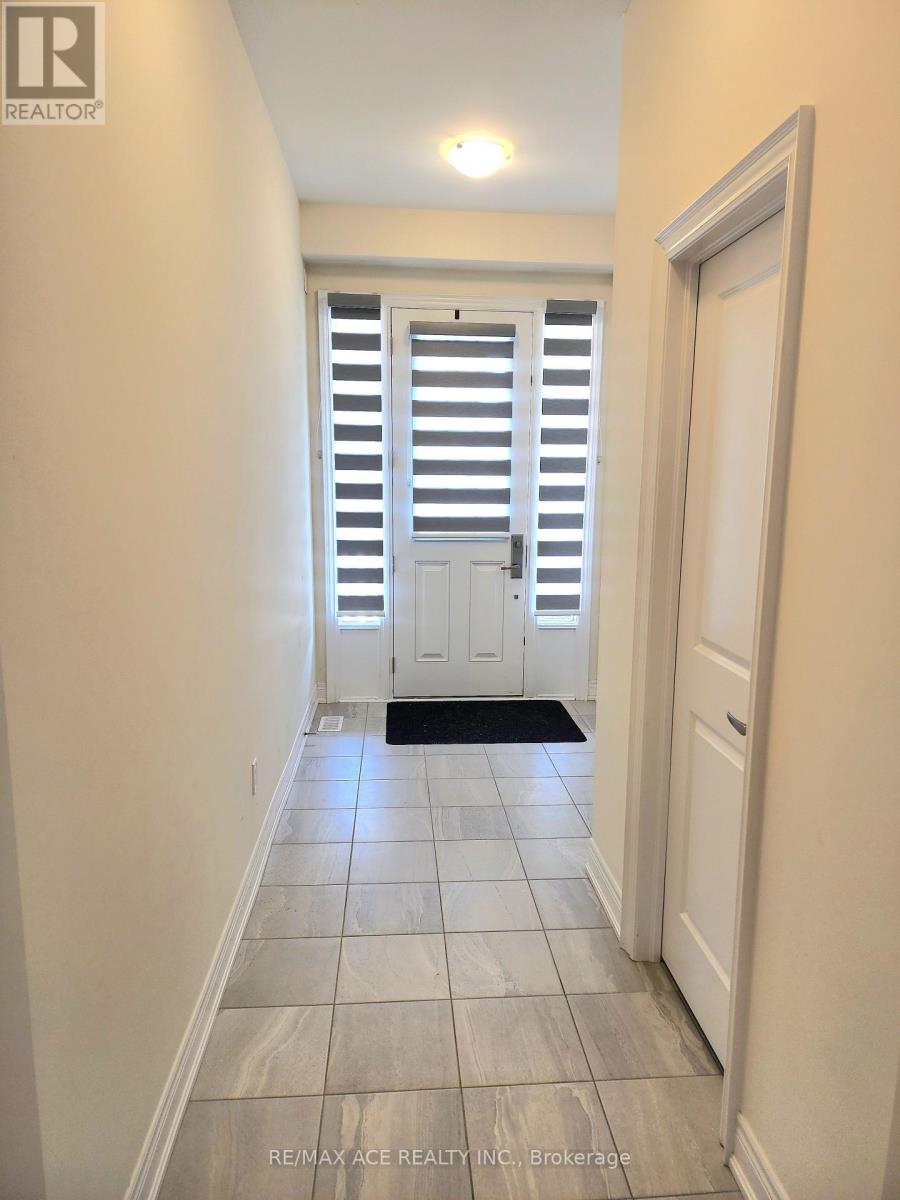 22 Rogerson Street, Clarington (Newcastle), Ontario  L1B 0W4 - Photo 3 - E13422842