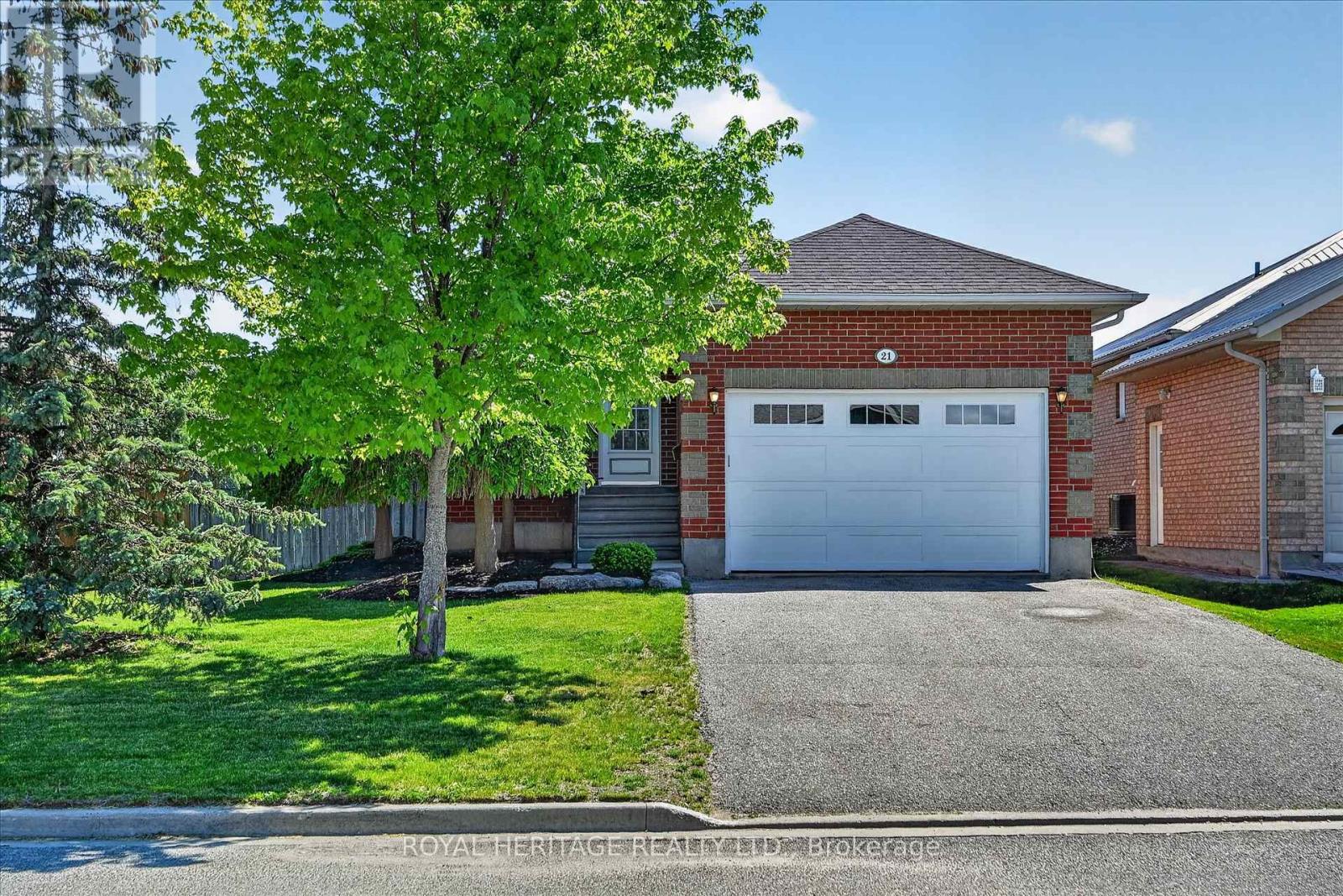 21 EAKINS CRESCENT, kawartha lakes (lindsay), Ontario