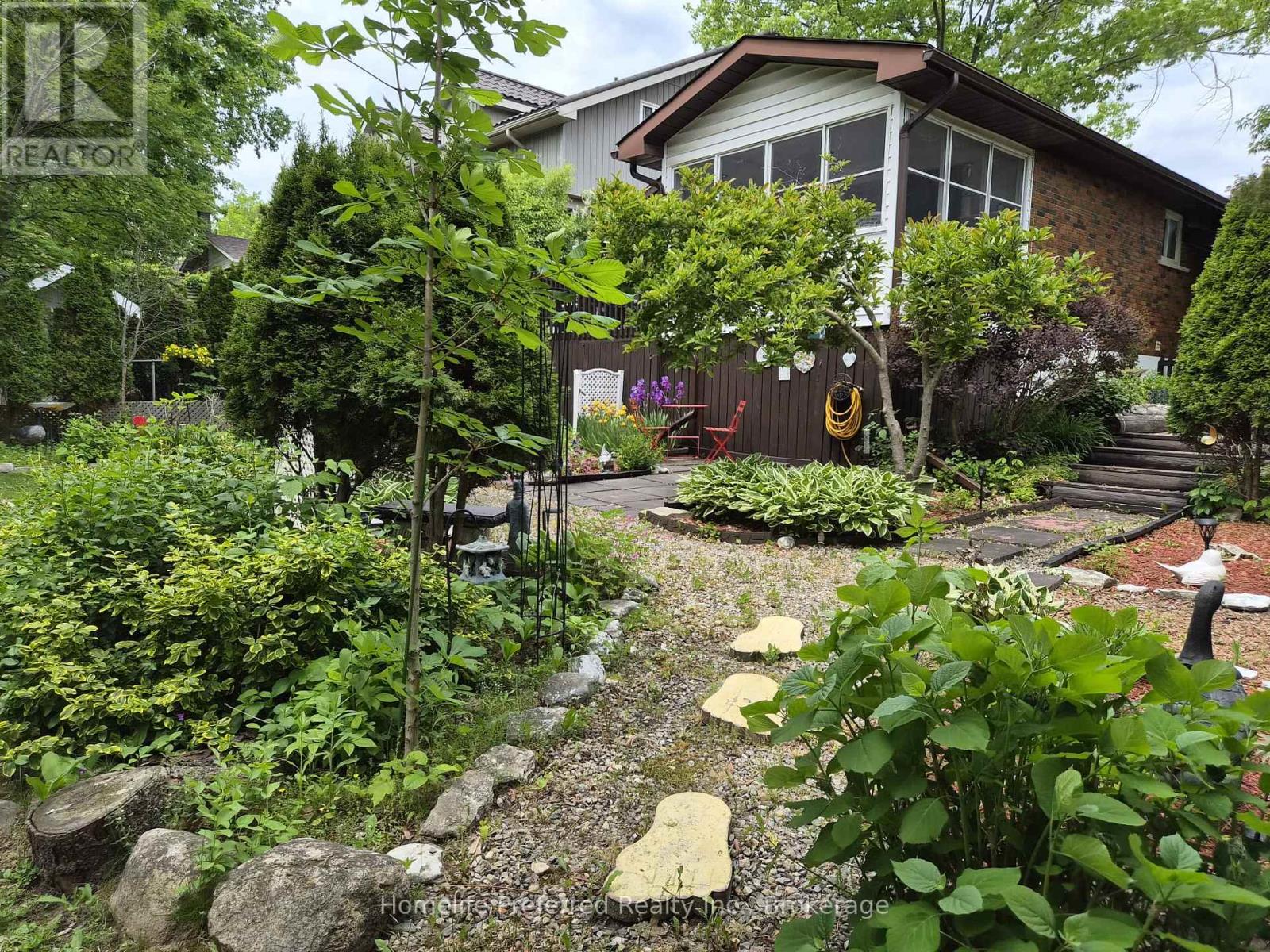 893 Cumberland Avenue, Peterborough (Northcrest Ward 5), Ontario  K9H 7B3 - Photo 2 - X13423736