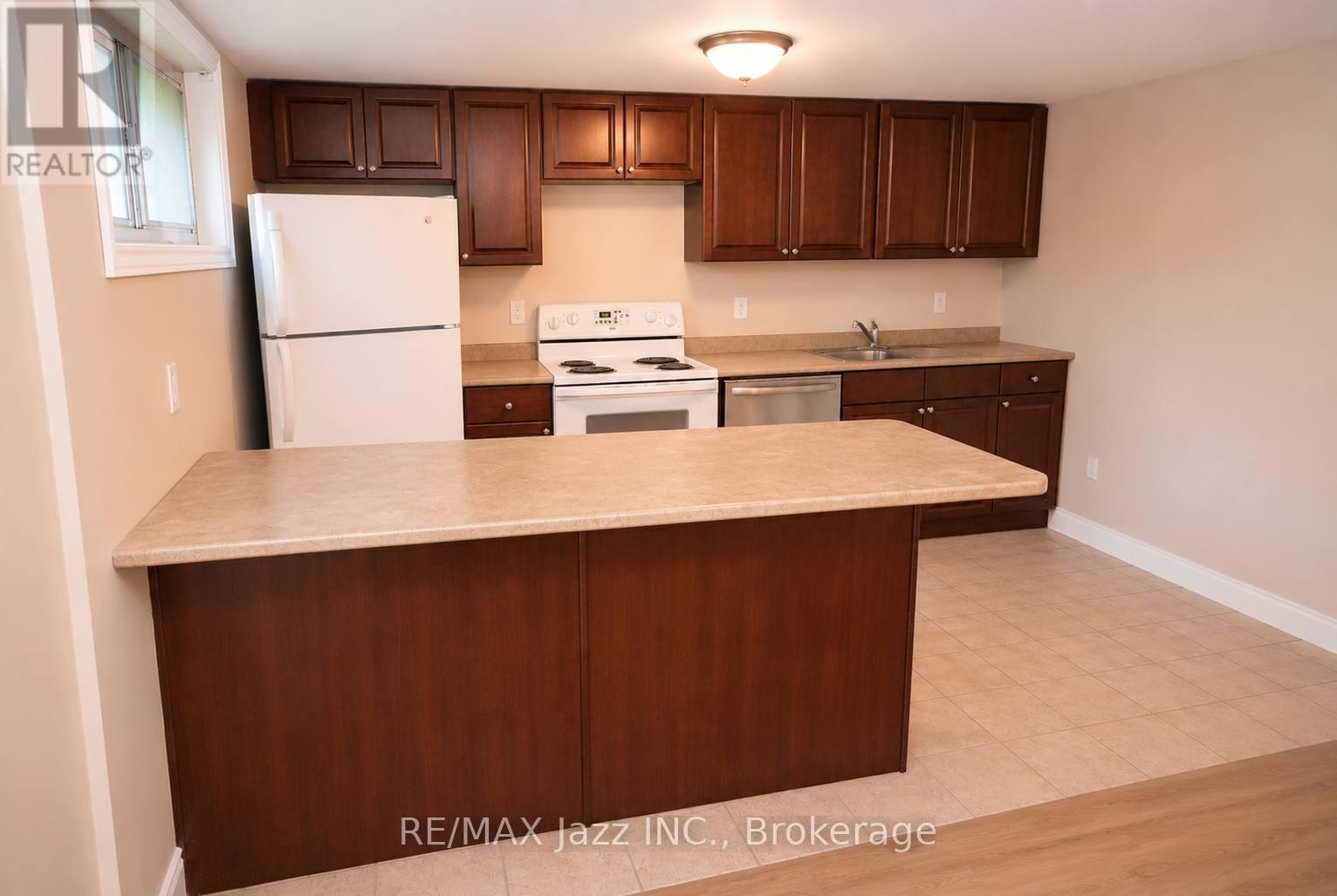 B - 624 Stewart Street, Peterborough (Town Ward 3), Ontario  K9H 4C3 - Photo 3 - X13424460