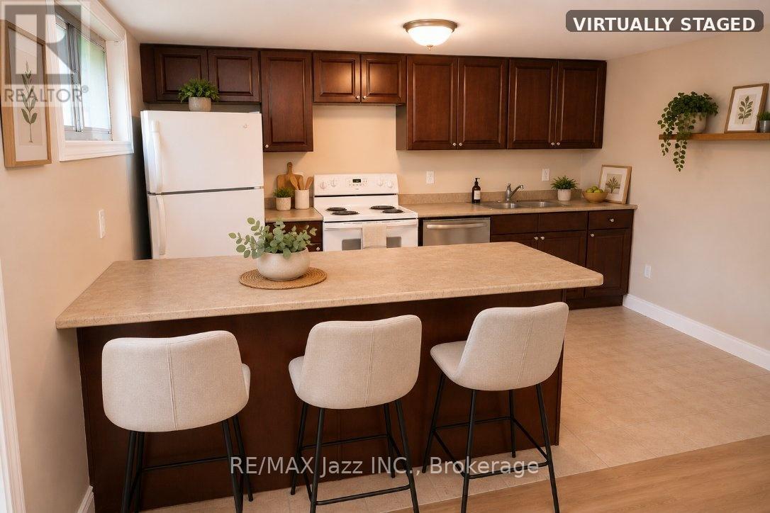 B - 624 Stewart Street, Peterborough (Town Ward 3), Ontario  K9H 4C3 - Photo 4 - X13424460