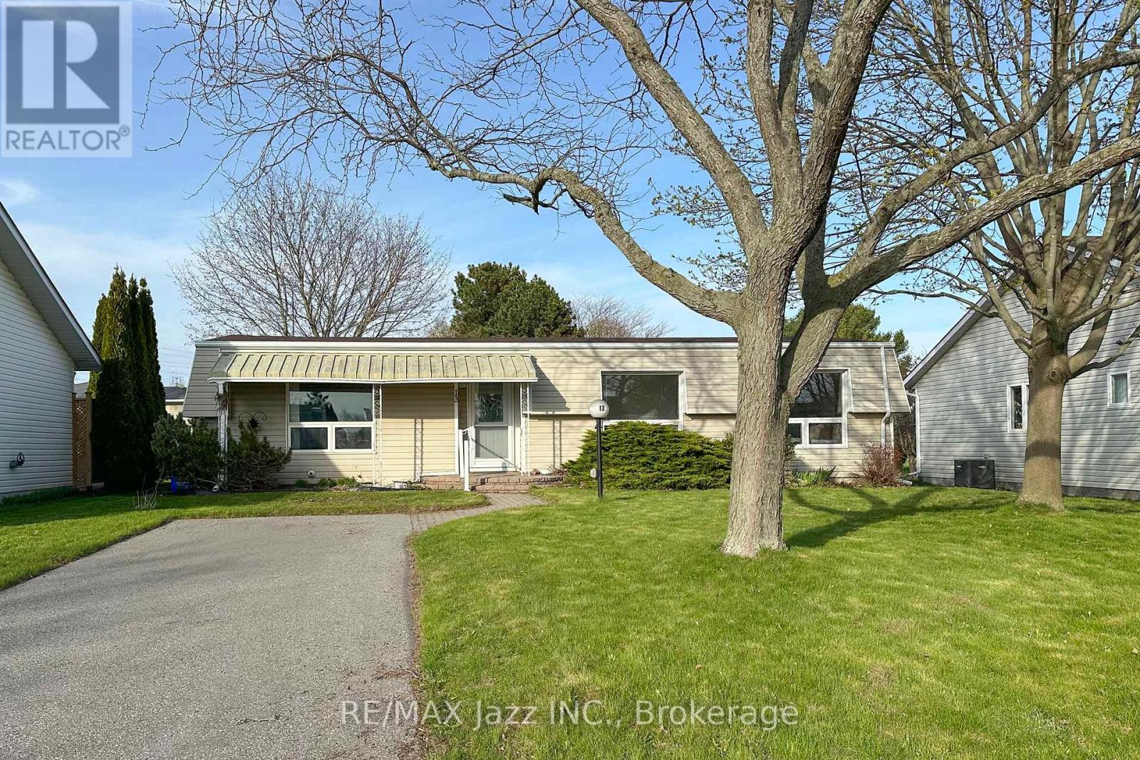 13 STEELHEAD LANE, clarington (newcastle), Ontario