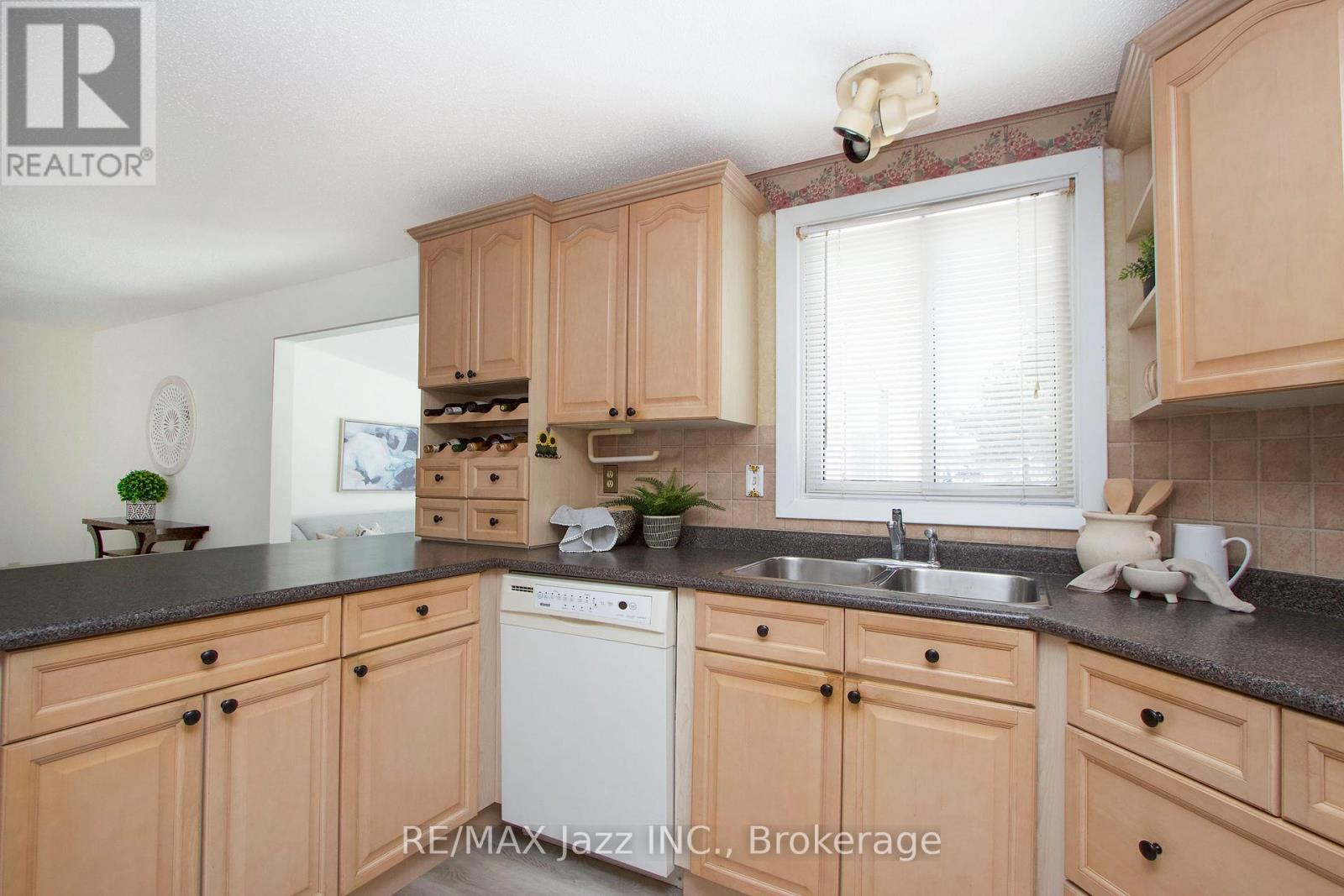 13 Steelhead Lane, Clarington (Newcastle), Ontario  L1B 1B4 - Photo 11 - E13424972