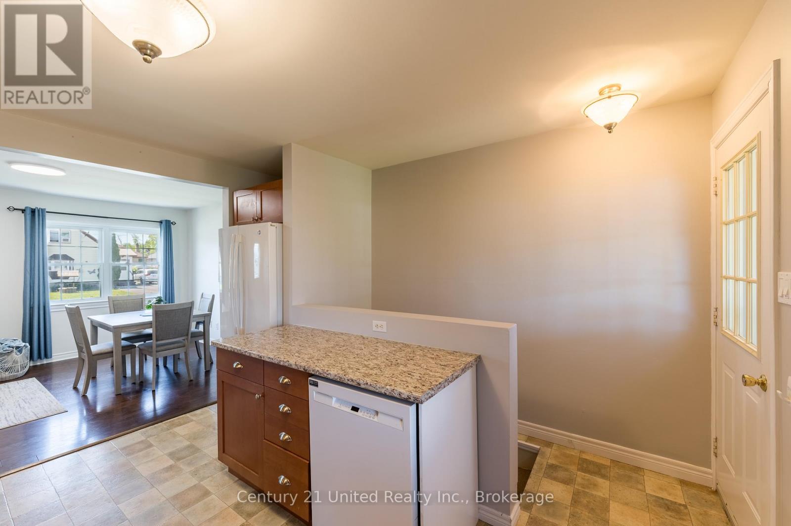 470 O'connell Road, Peterborough (Otonabee Ward 1), Ontario  K9J 4C9 - Photo 8 - X13425828