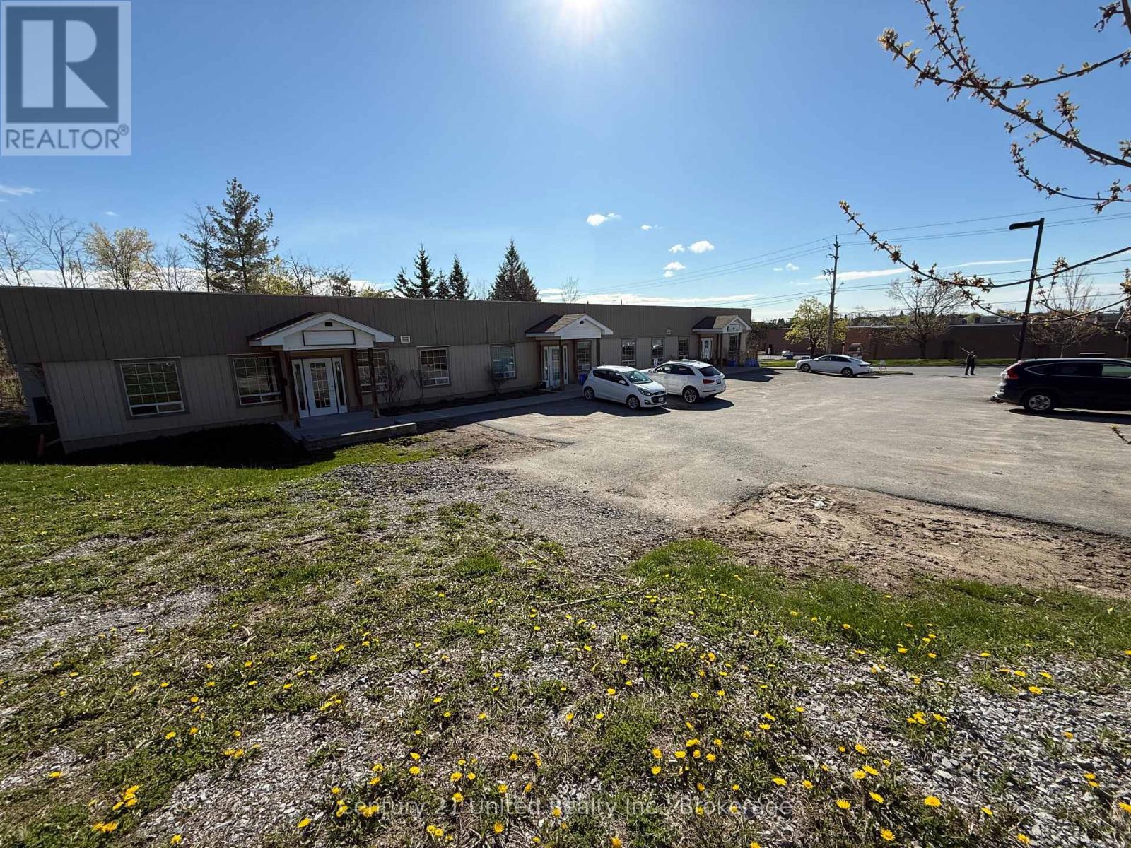 3 - 260 Milroy Drive, Peterborough (Northcrest Ward 5), Ontario  K9H 7M9 - Photo 4 - X13427570