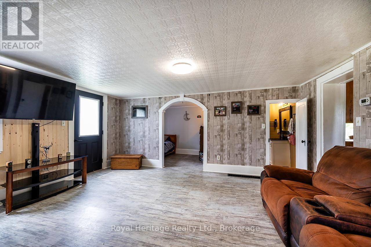 303 Four Points Road, Kawartha Lakes (Verulam), Ontario  K0L 1M0 - Photo 14 - X13429270