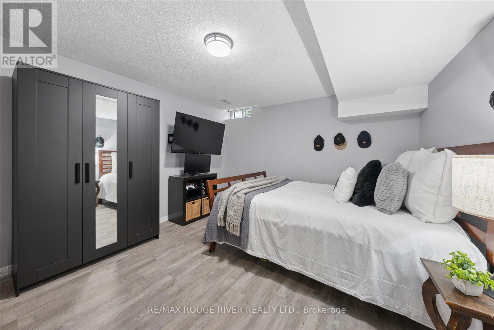 6 Snowden Court, Clarington (Newcastle), Ontario  L1B 1E7 - Photo 32 - E13430280